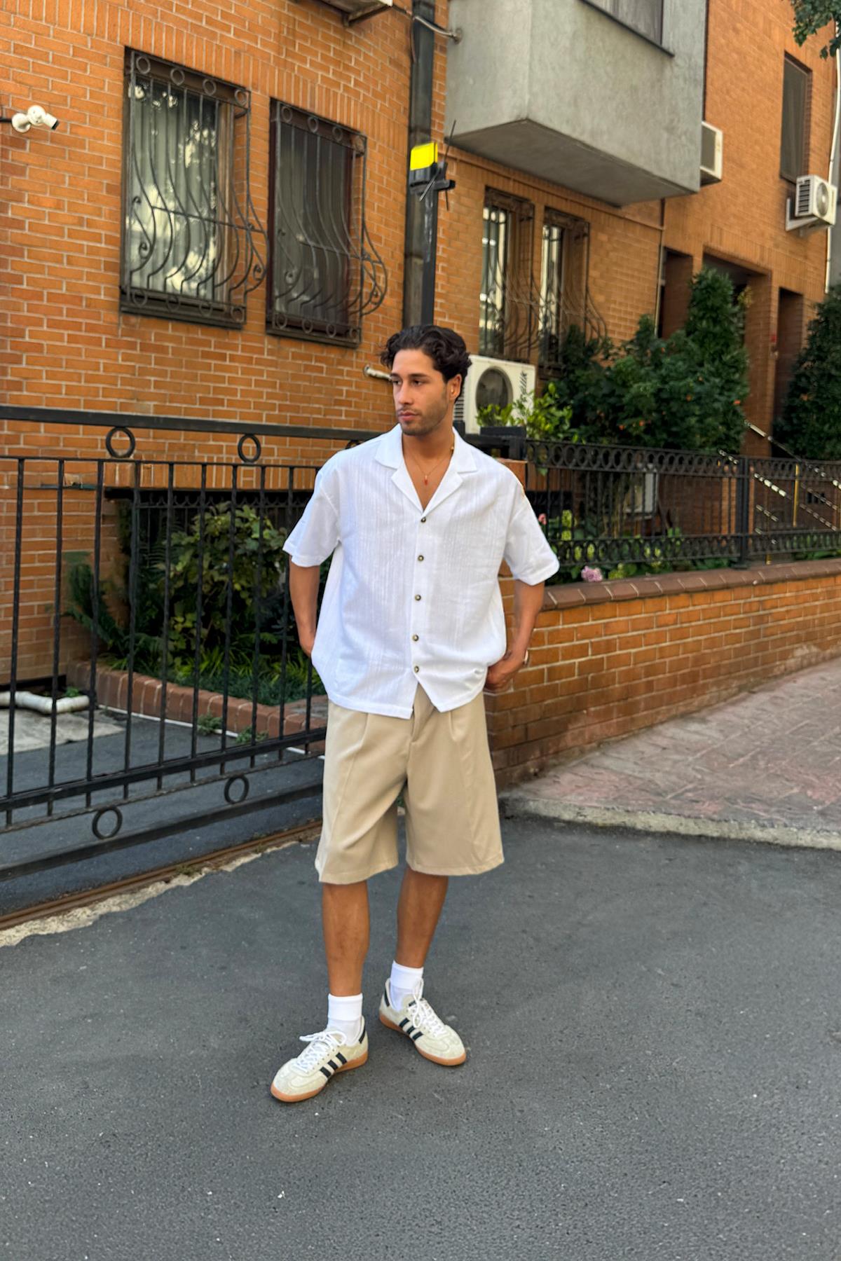 Apaş Yaka Oversize Kısa Kol Gömlek Beyaz