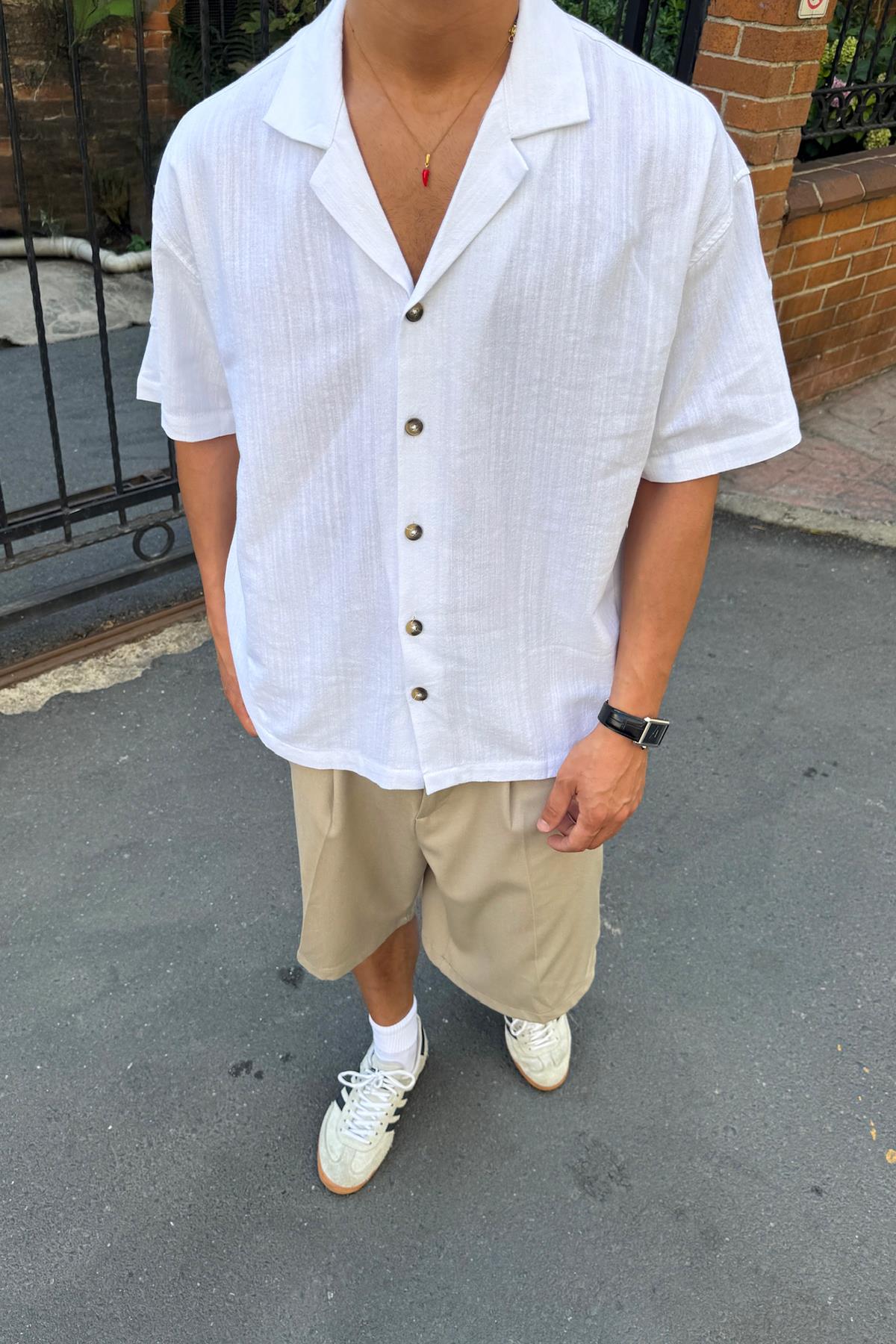Apaş Yaka Oversize Kısa Kol Gömlek Beyaz