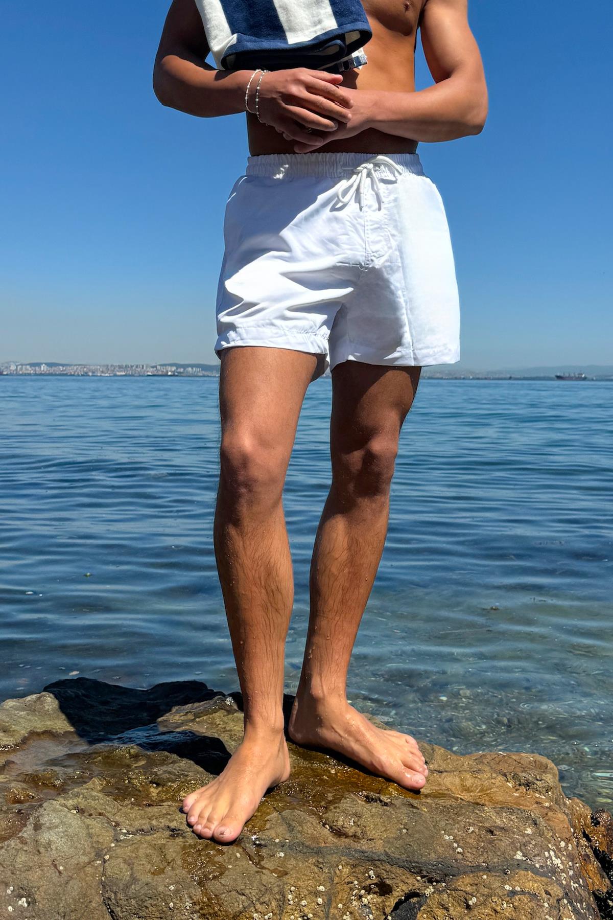 Beyaz Arka Cep Detay Deniz Şort