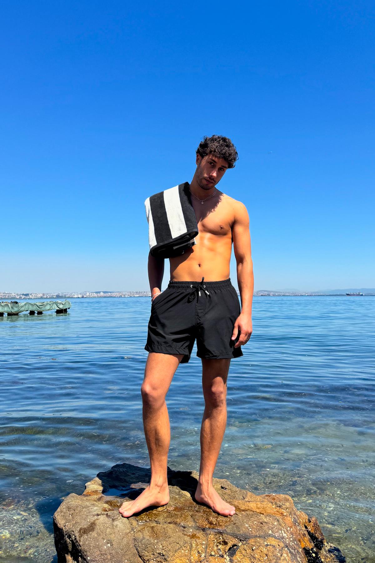 Siyah Arka Cep Detay Deniz Şort