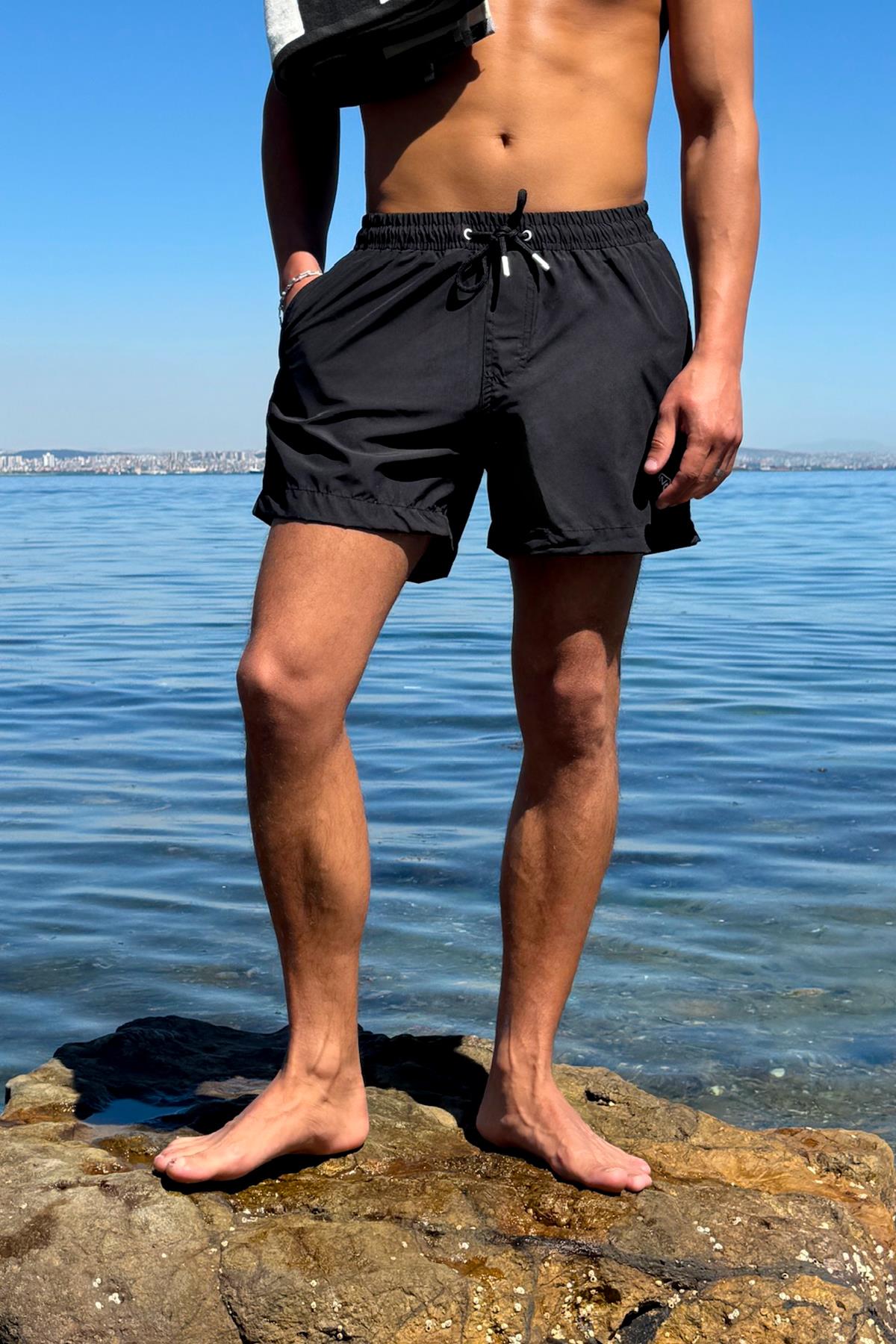 Siyah Arka Cep Detay Deniz Şort