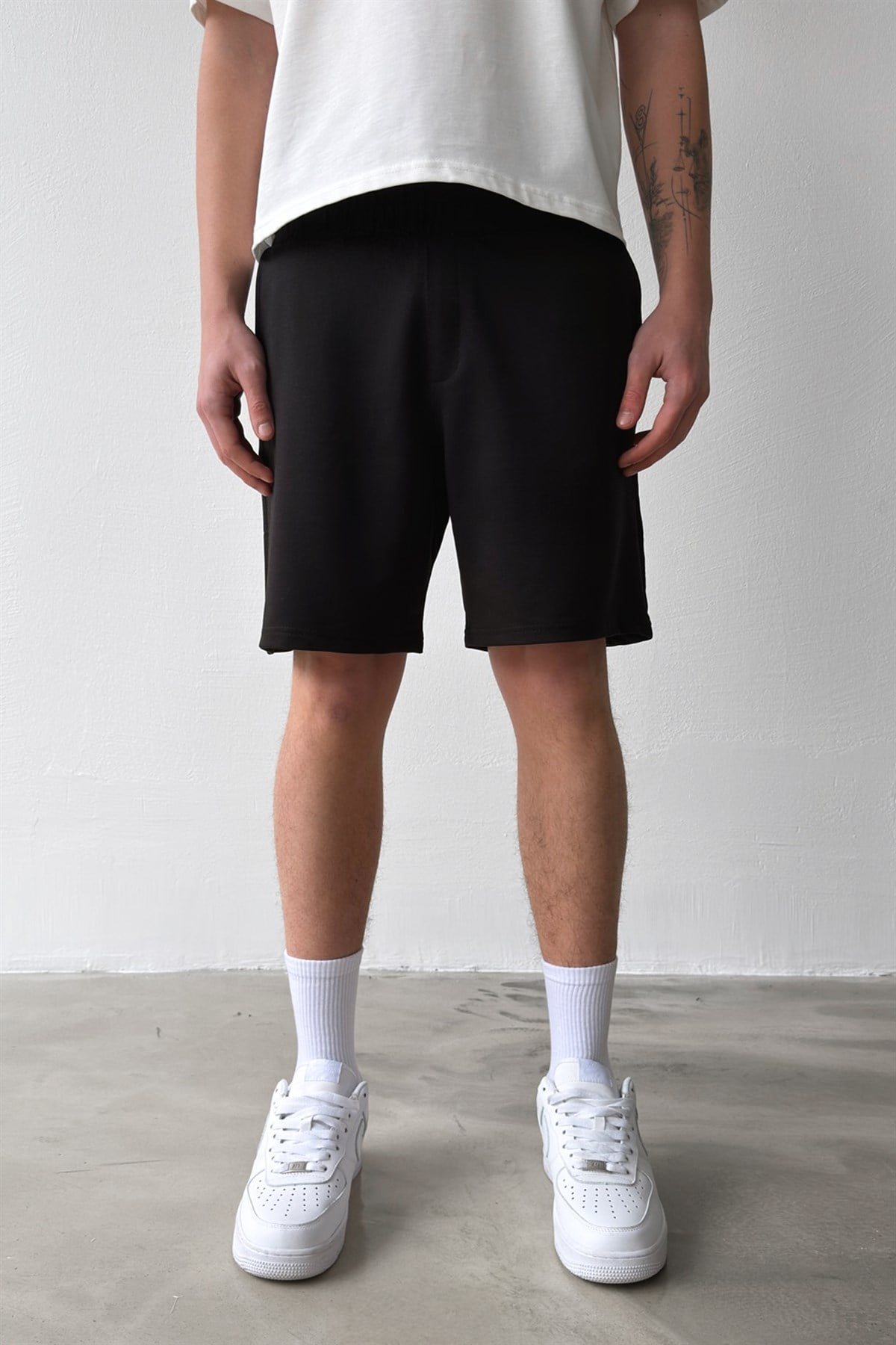 Basic Bel Lastikli Siyah Şort