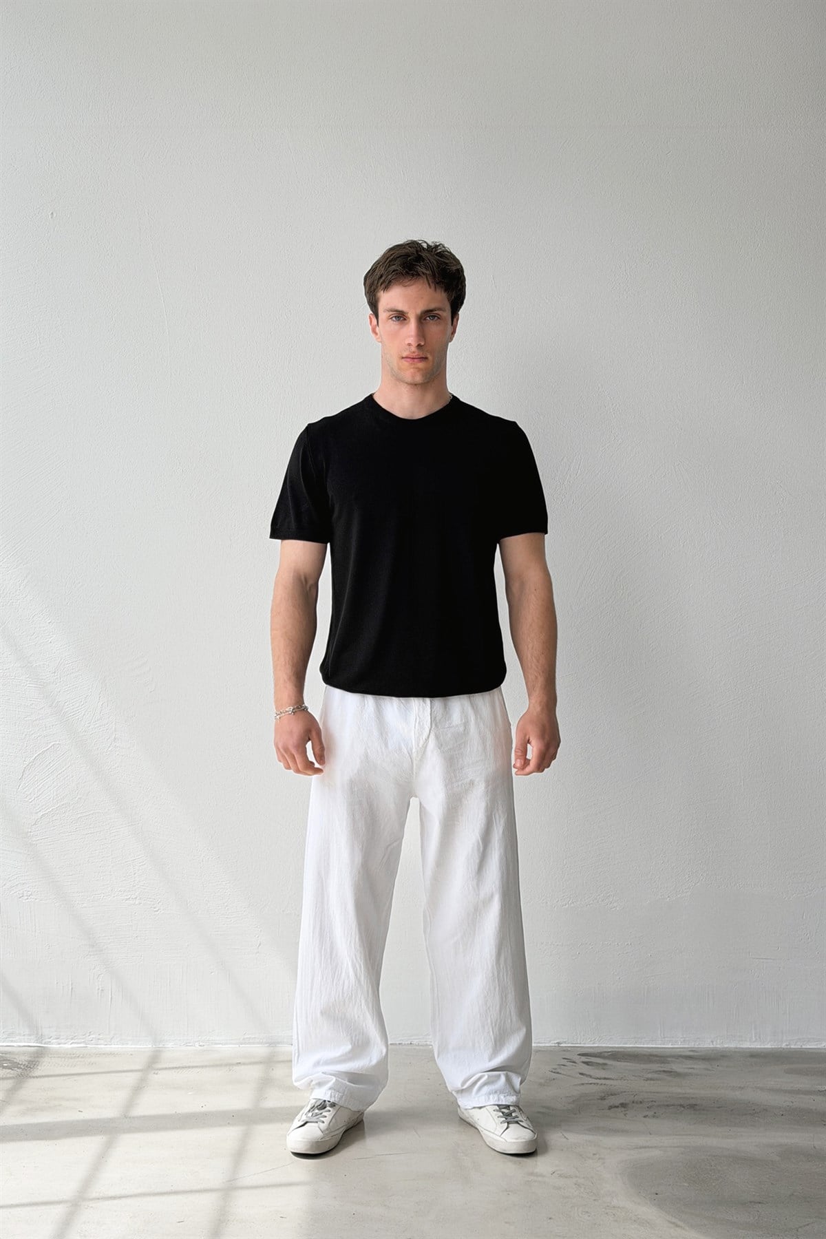 Basic Bisiklet Yaka Siyah Triko Tişört