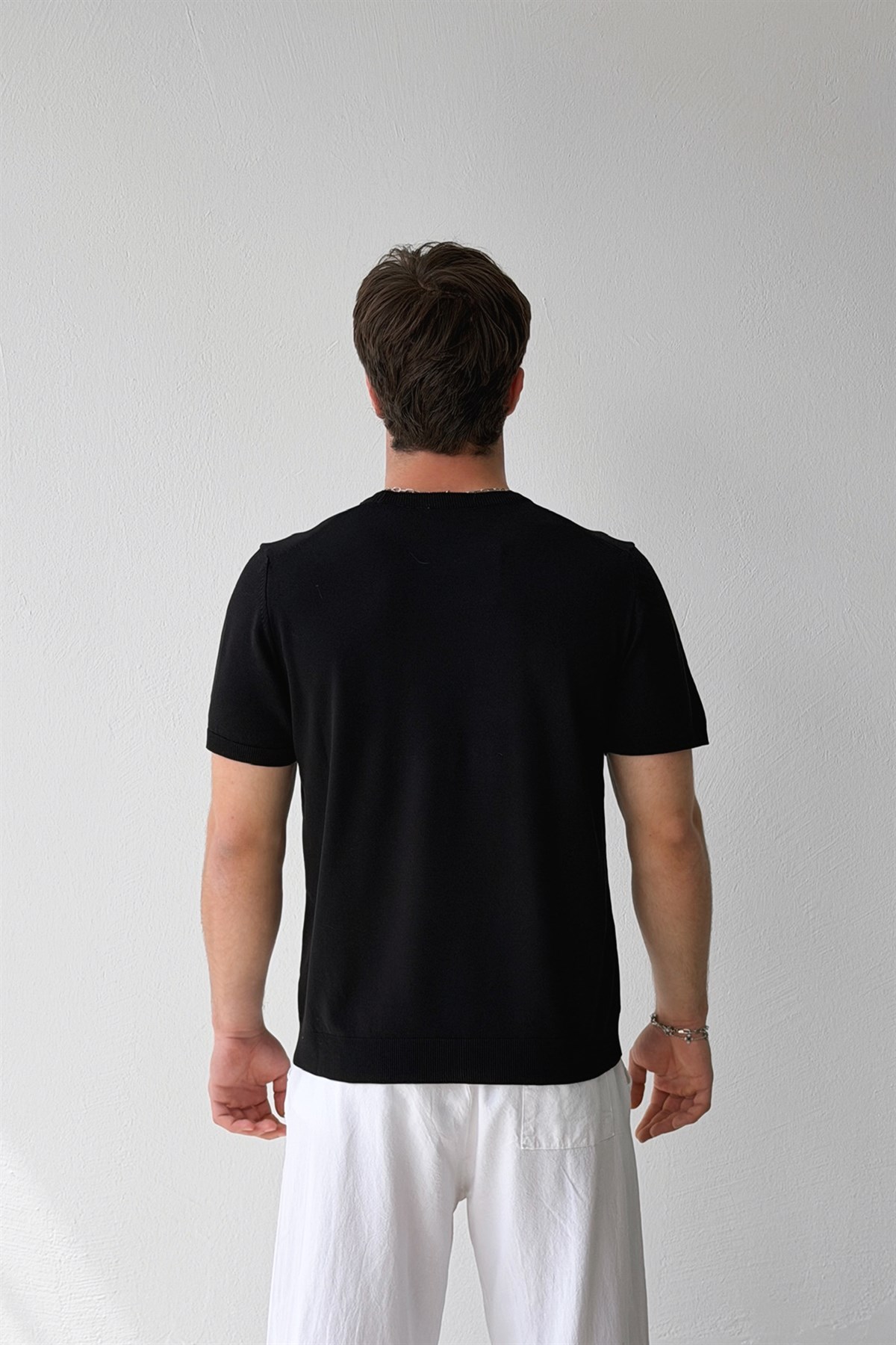 Basic Bisiklet Yaka Siyah Triko Tişört