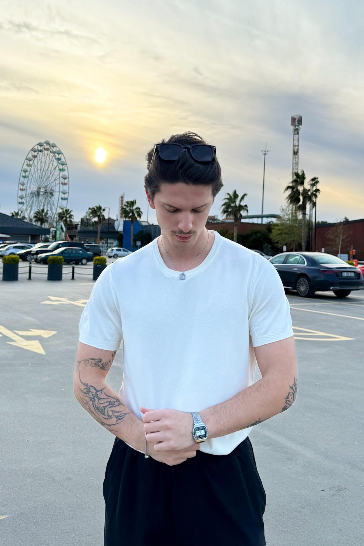 Basic Bisiklet Yaka Ekru Triko Tişört