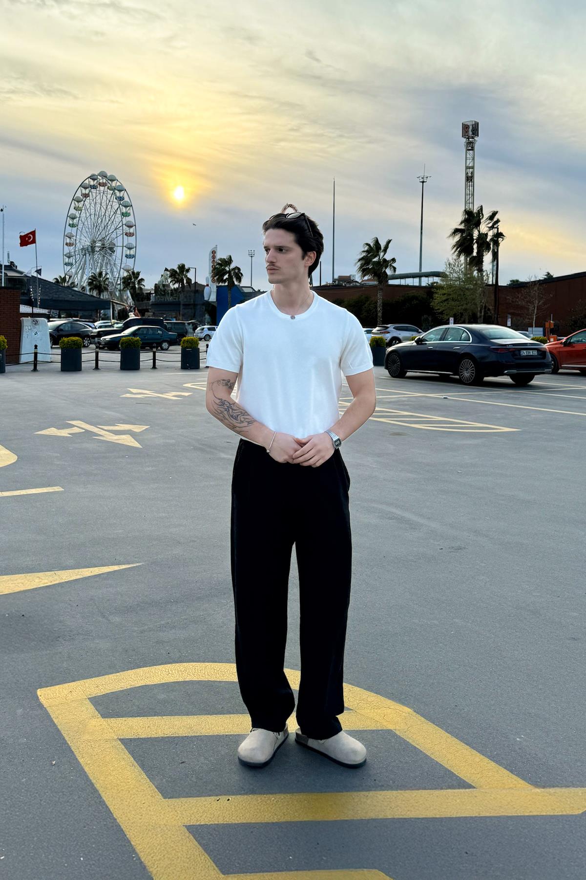 Basic Bisiklet Yaka Ekru Triko Tişört