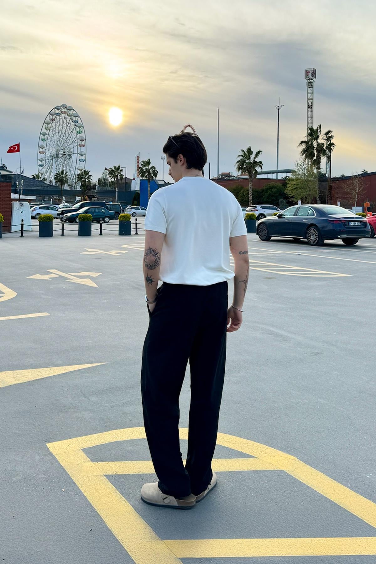 Basic Bisiklet Yaka Ekru Triko Tişört