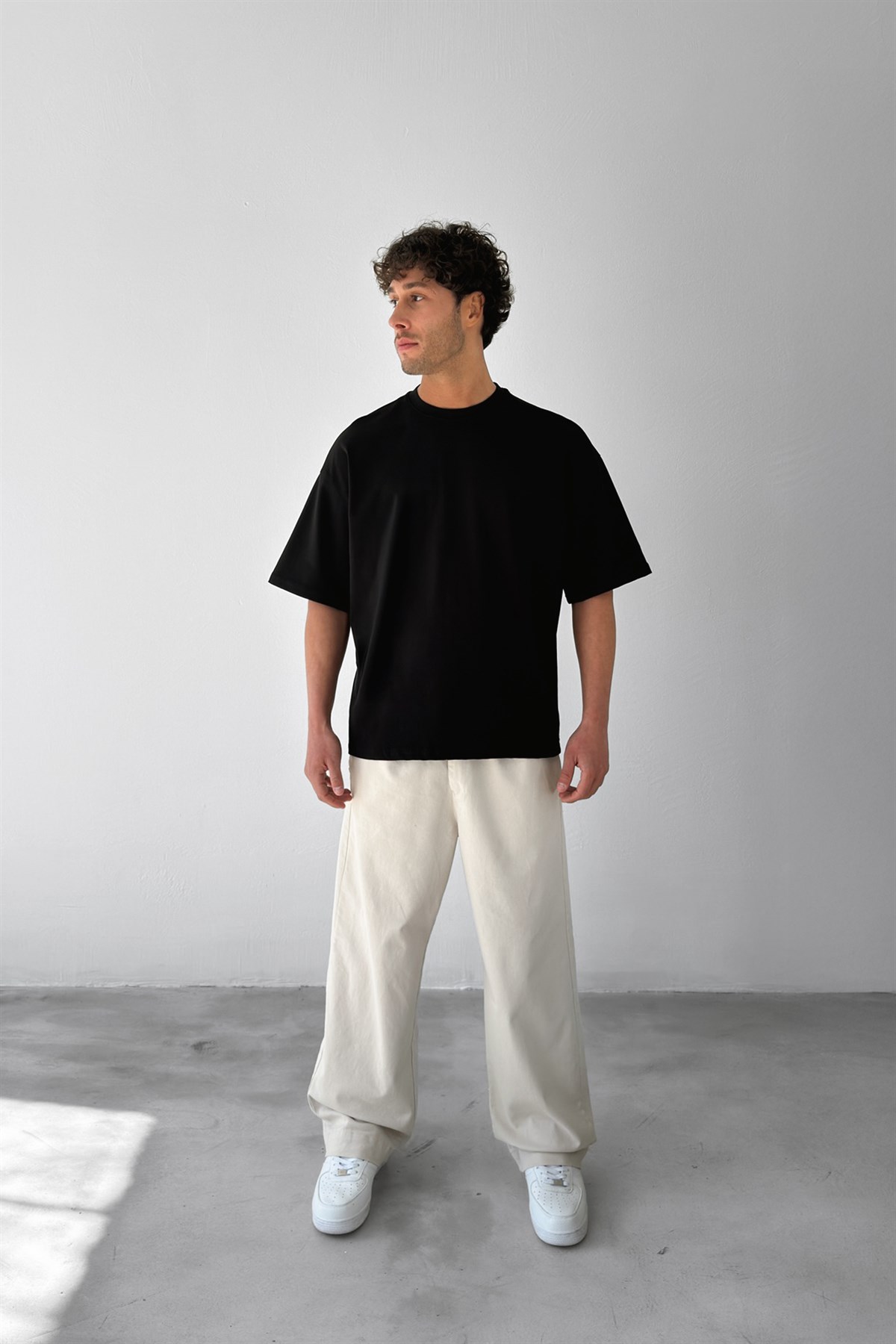 Basic Boxy Fit Siyah Tişört