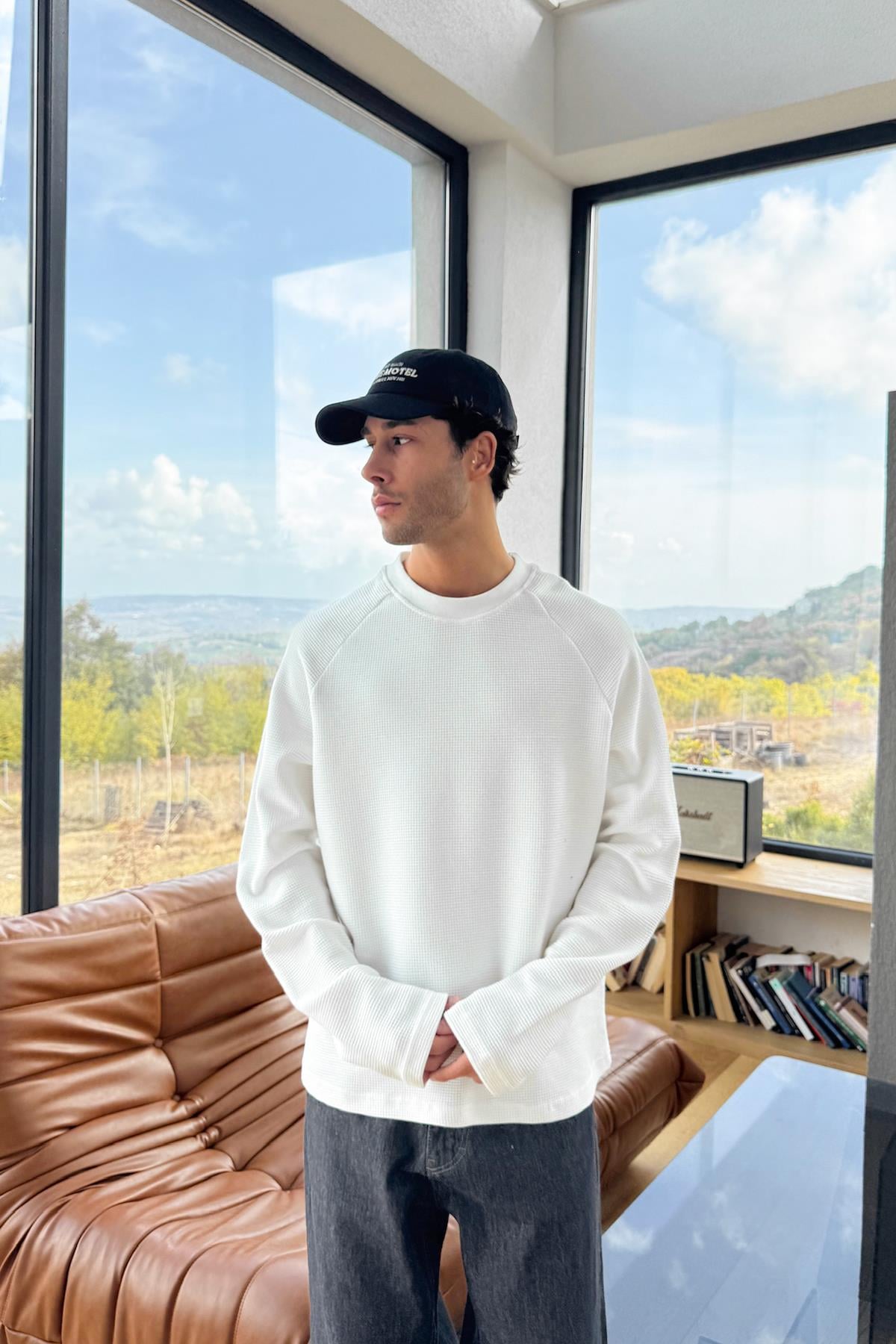 Basic Dokuma Sweatshirt Beyaz