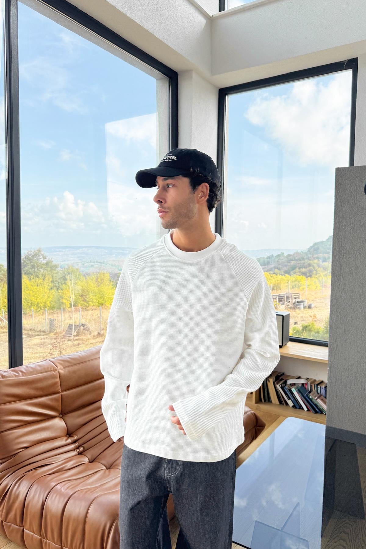 Basic Dokuma Sweatshirt Beyaz