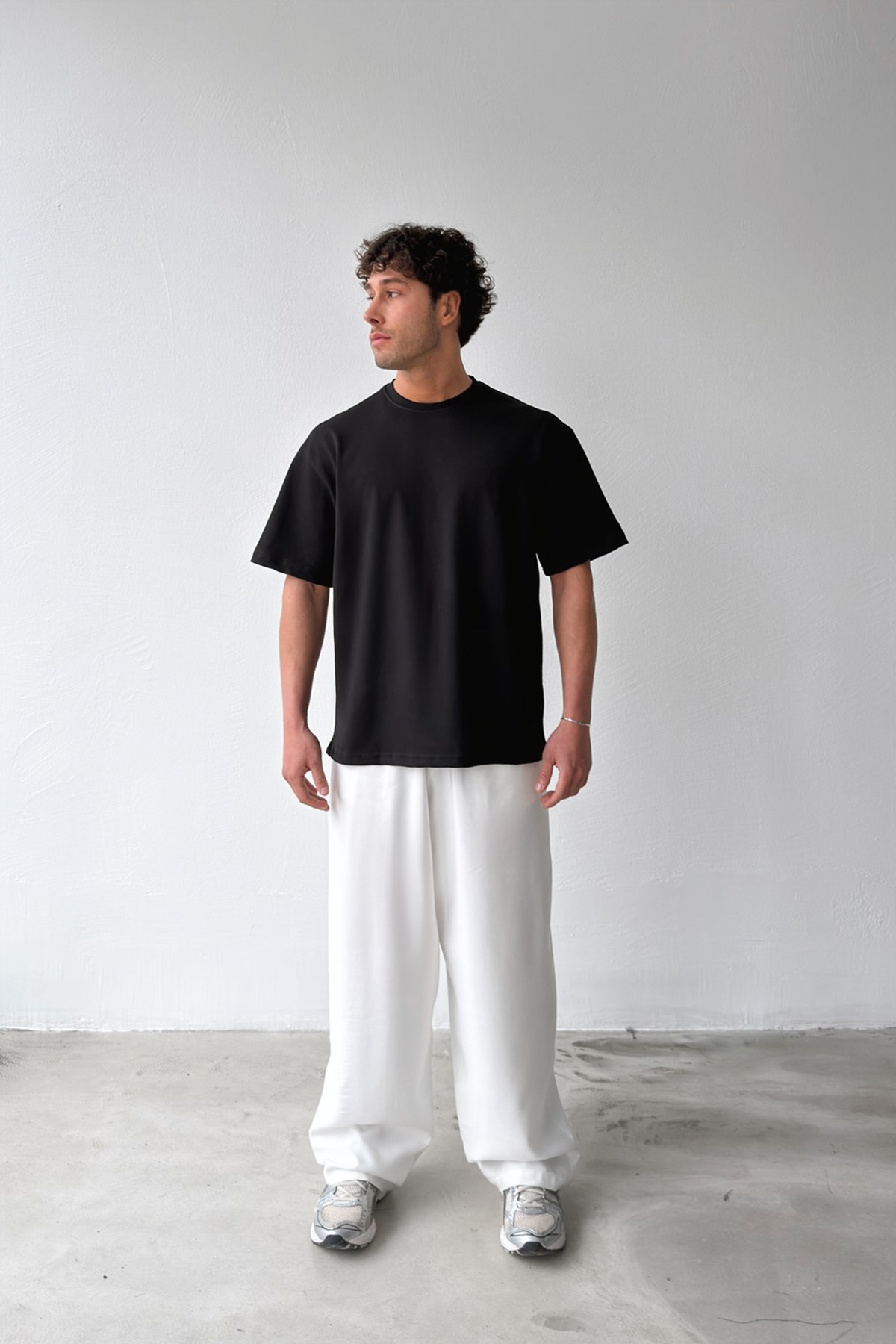 Basic Oversize Fit Siyah Tişört