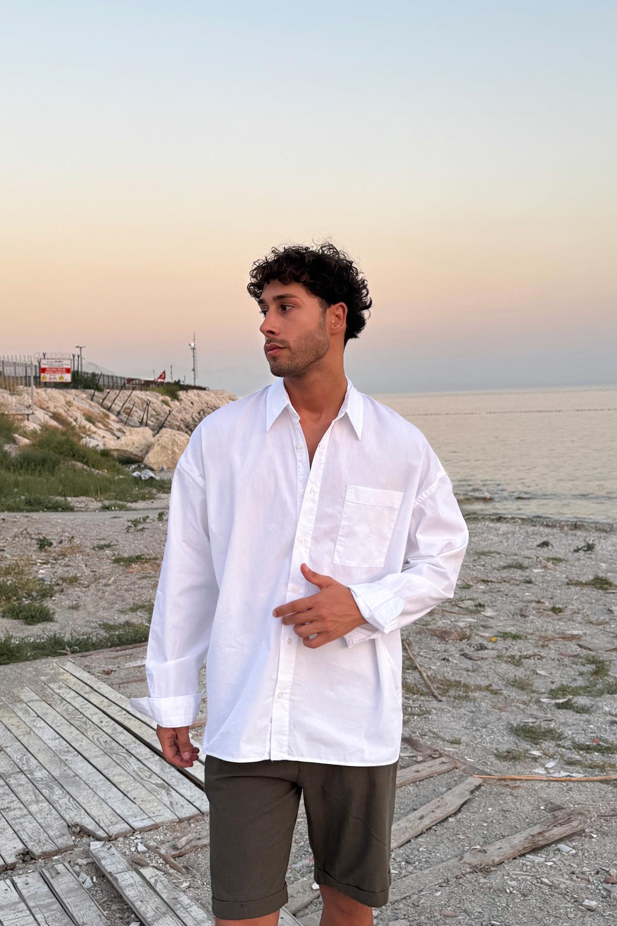 Basic Beyaz Oversize Poplin Gömlek