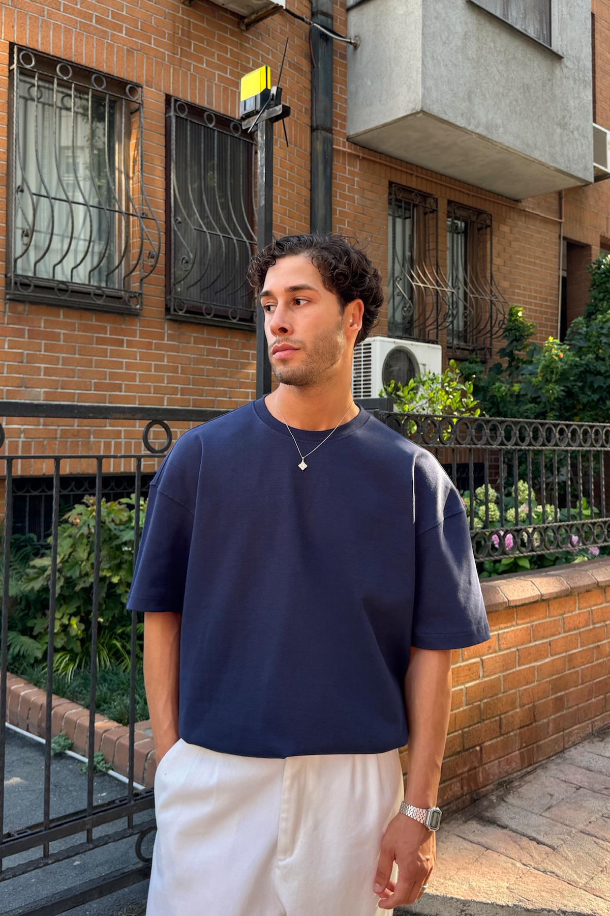 Basic Lacivert Oversize Tişört