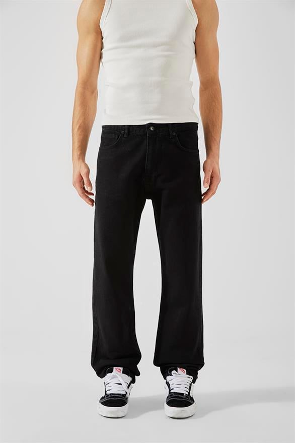 Basic Siyah Regular Fit Jean