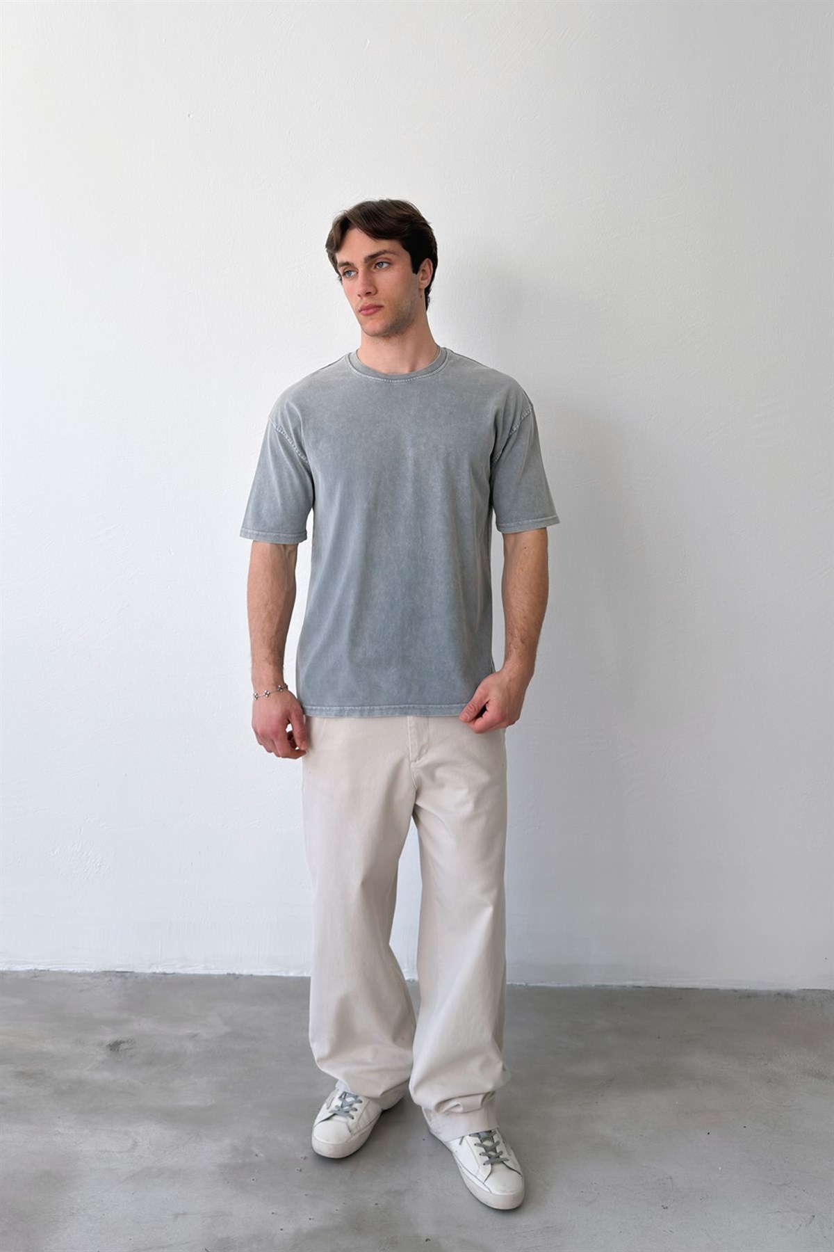 Basic Yıkamalı Gri Tişört