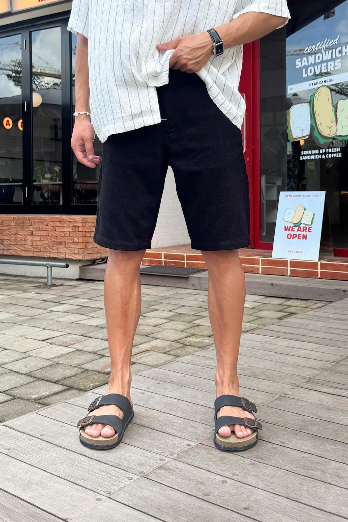 Bel Bağcıklı Gabardin Şort Siyah