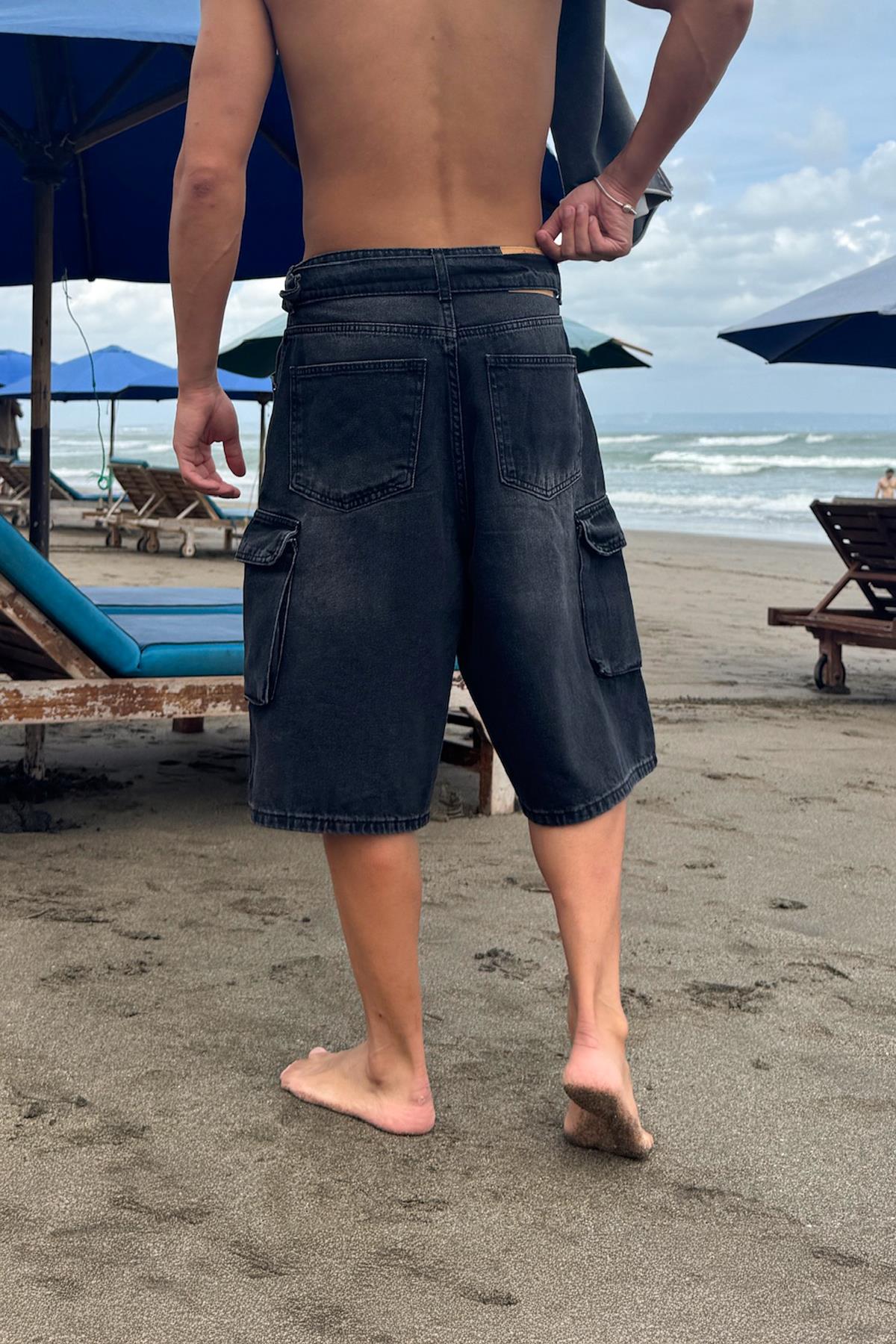 Bel Kemerli Kargo Cepli Kot Şort Siyah