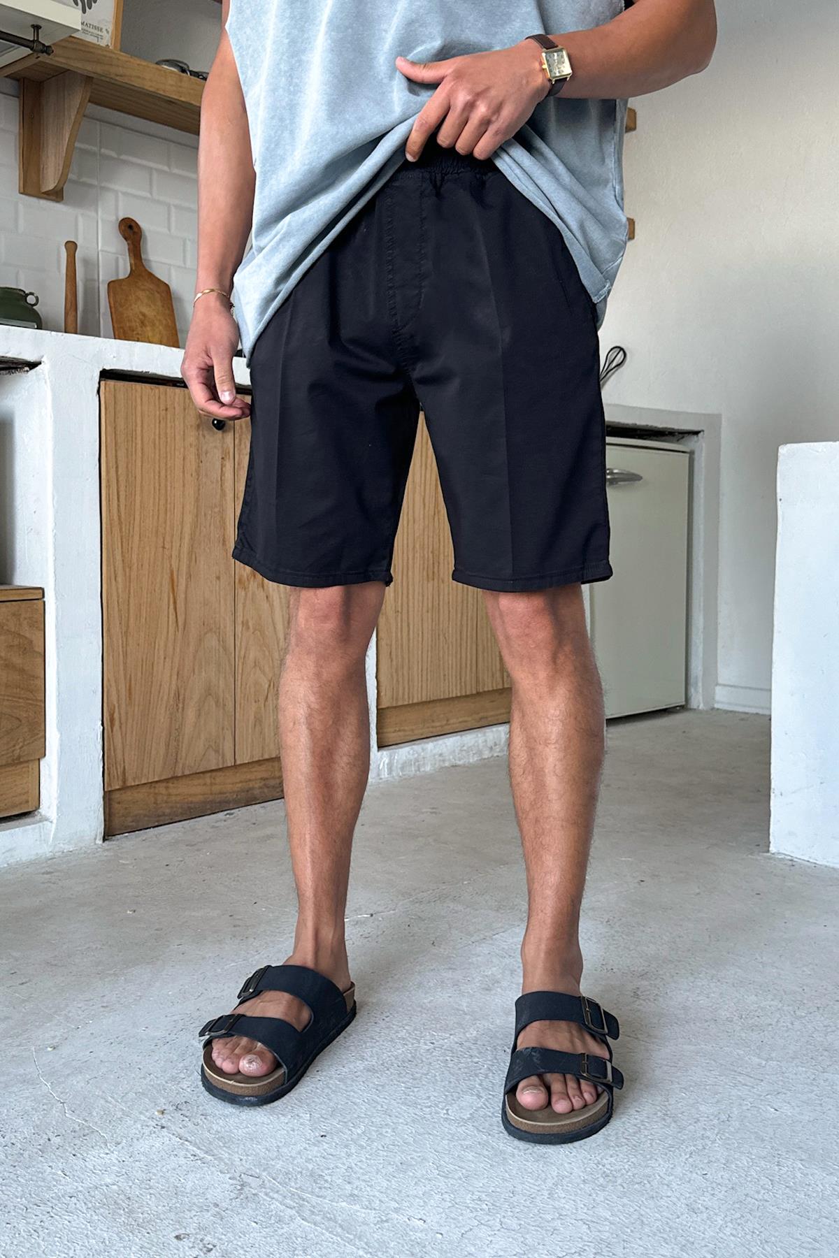 Siyah Bel Lastikli Şort