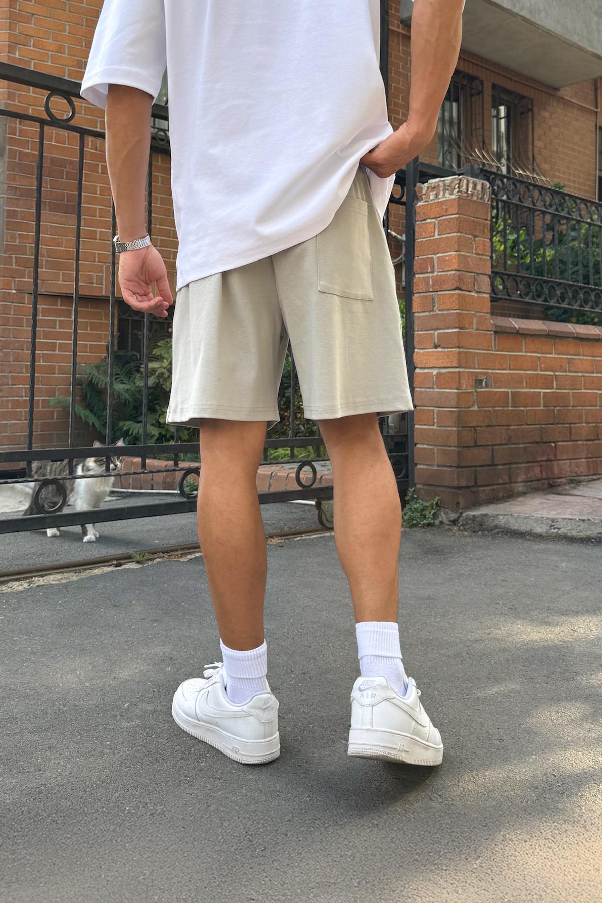 Bel Lastikli Gri Şort