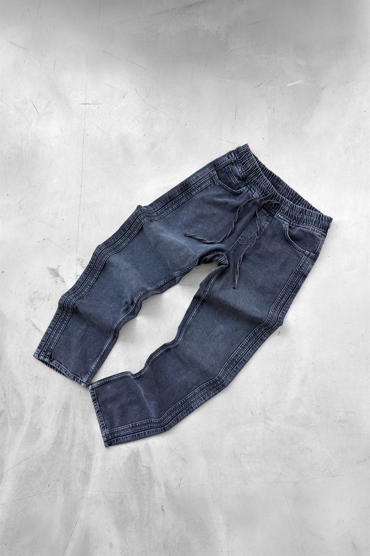 Bel Lastikli Yan Dikiş Detay Regular Jean
