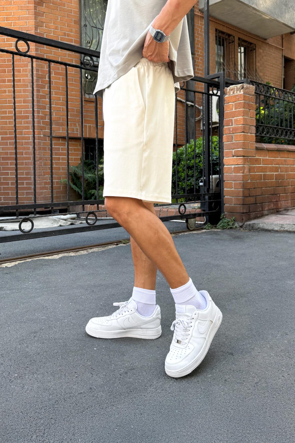 Bermuda Bel Lastikli Ekru Basic Şort