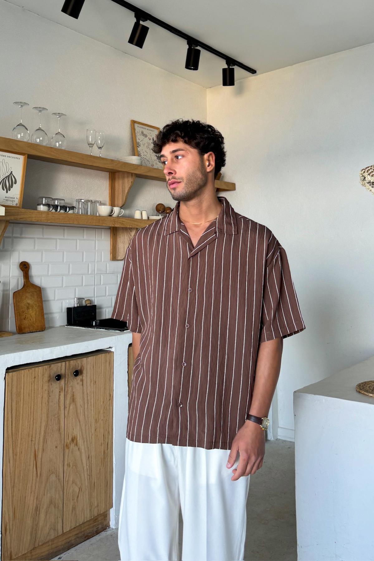 Kahverengi Kısa Kollu Cizgili Oversize Gömlek