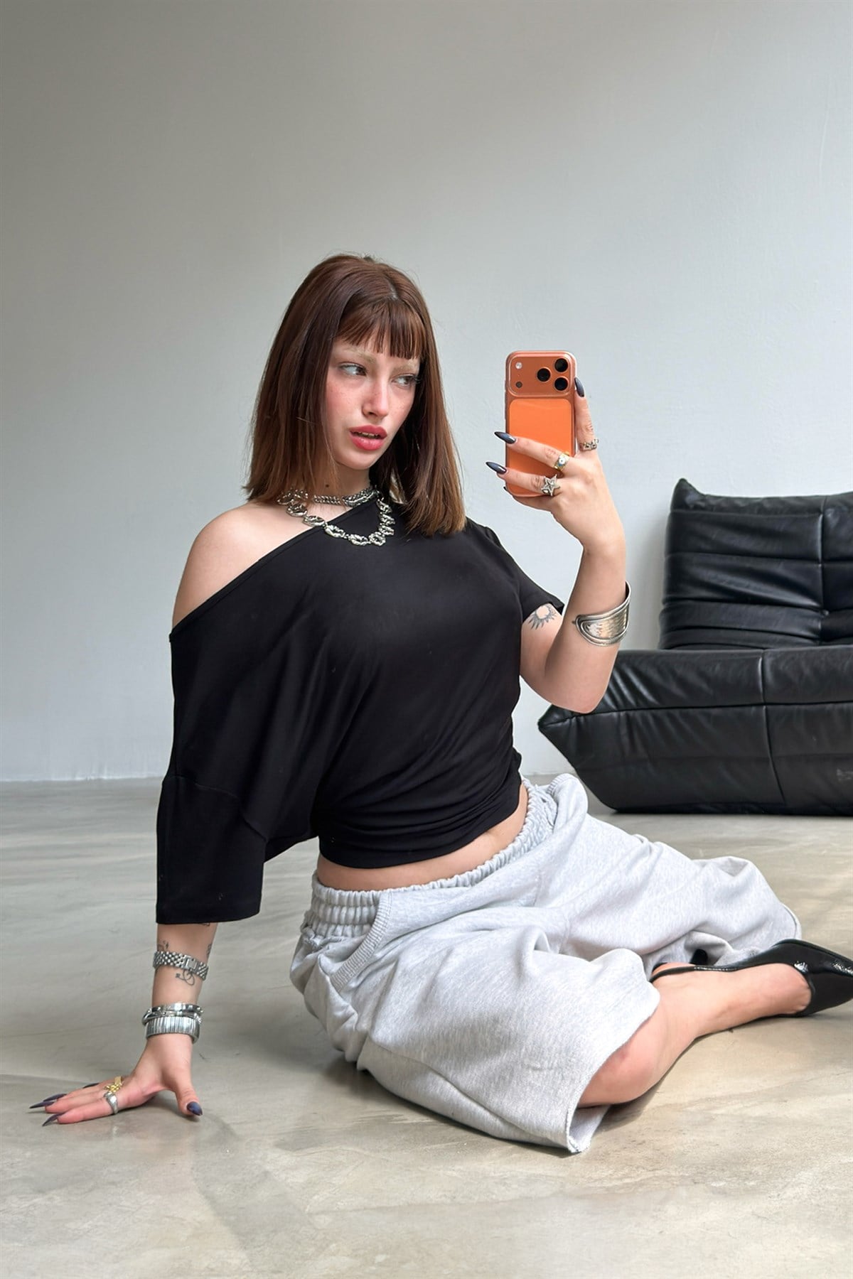 Black Asymmetric Top