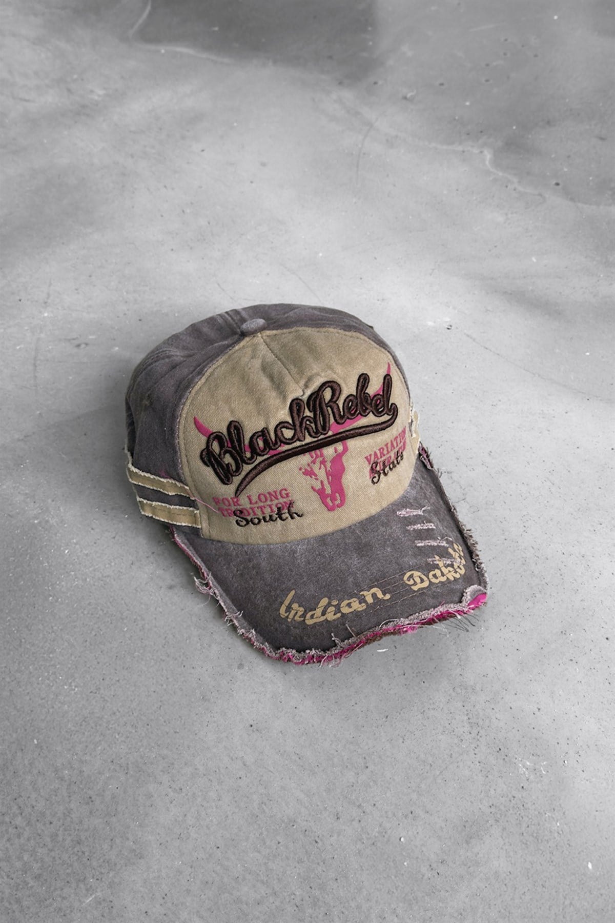 BlackRebel Nakışlı Şapka