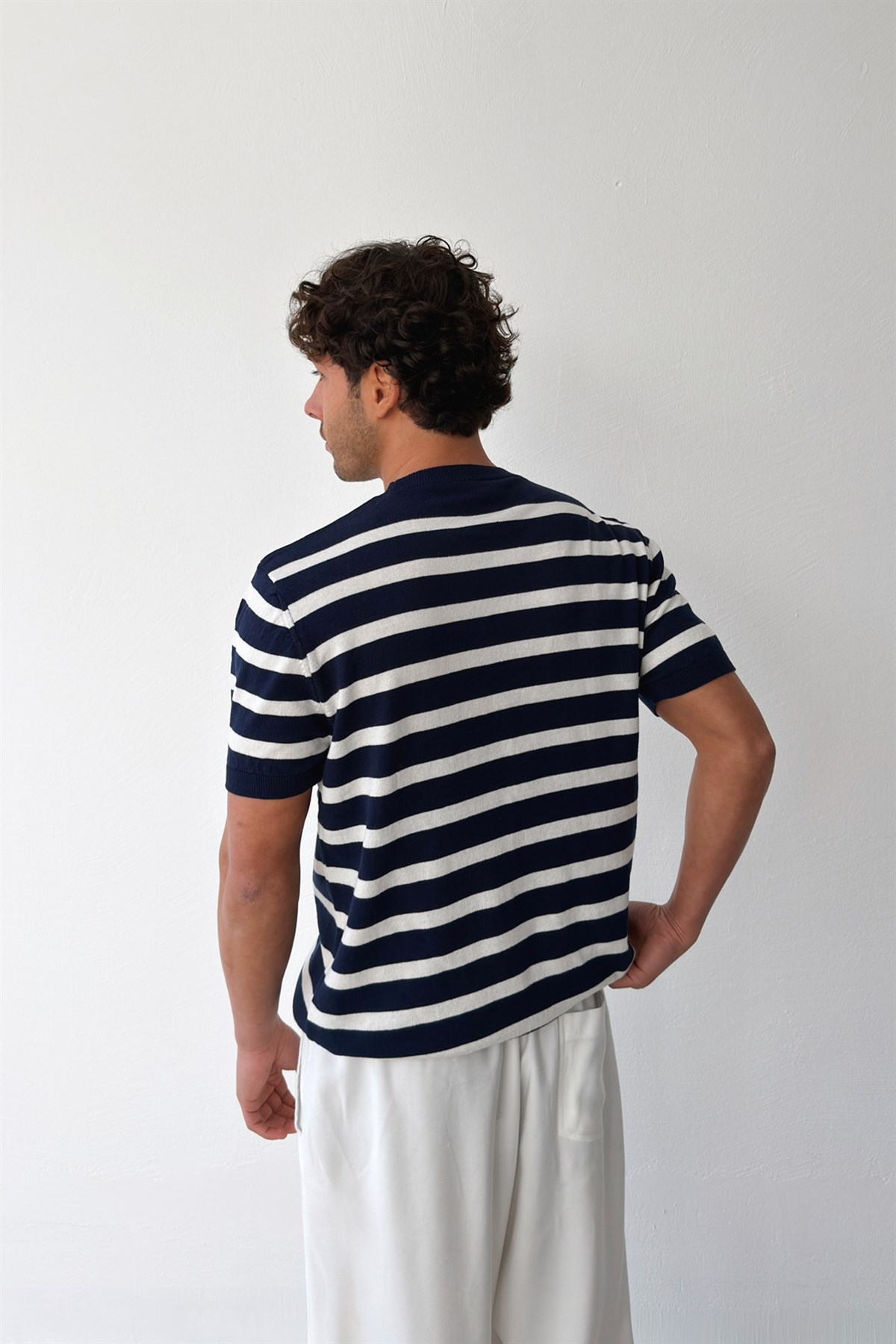 Butterfly Nakışlı Çizgili Triko Tişört