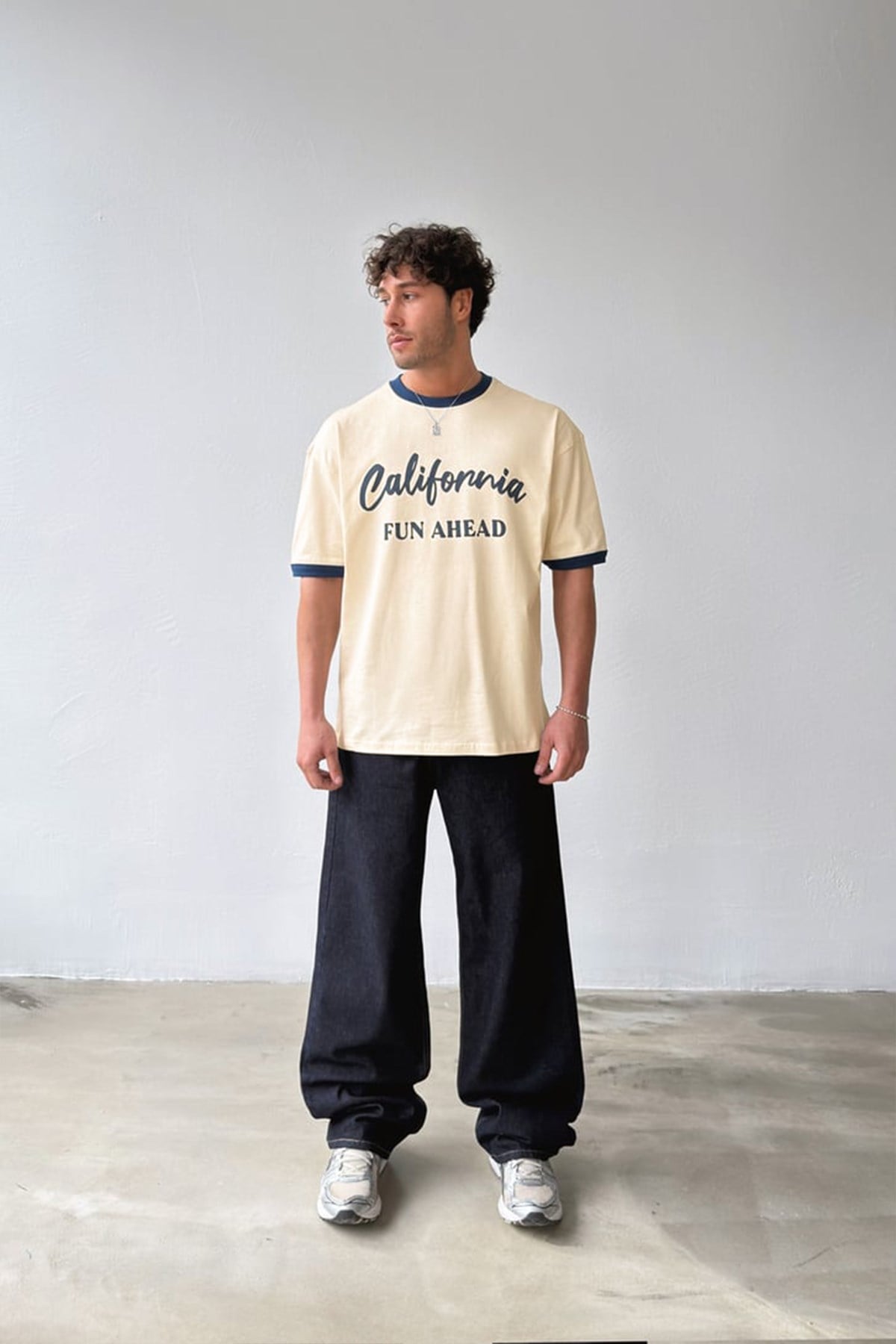 California Baskılı Tişört