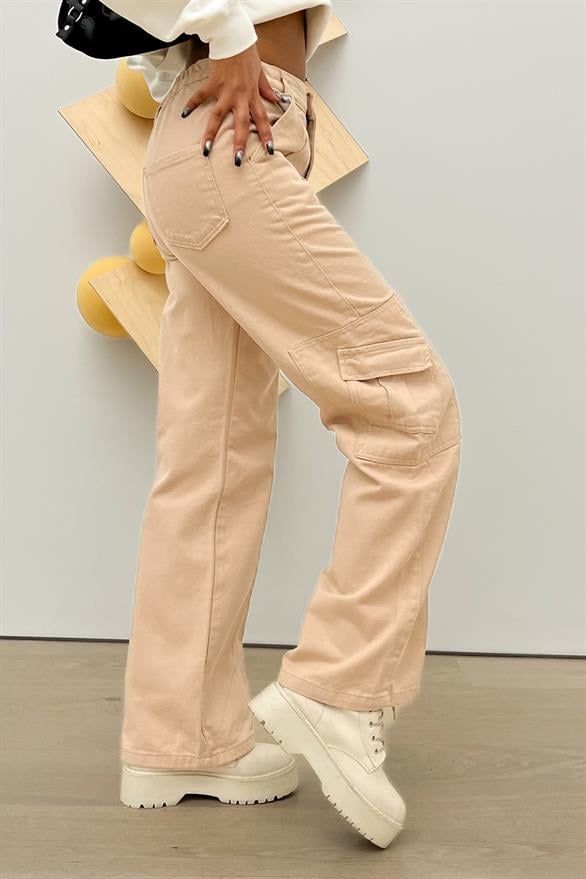 Cep Detaylı Bej Baggy Jean