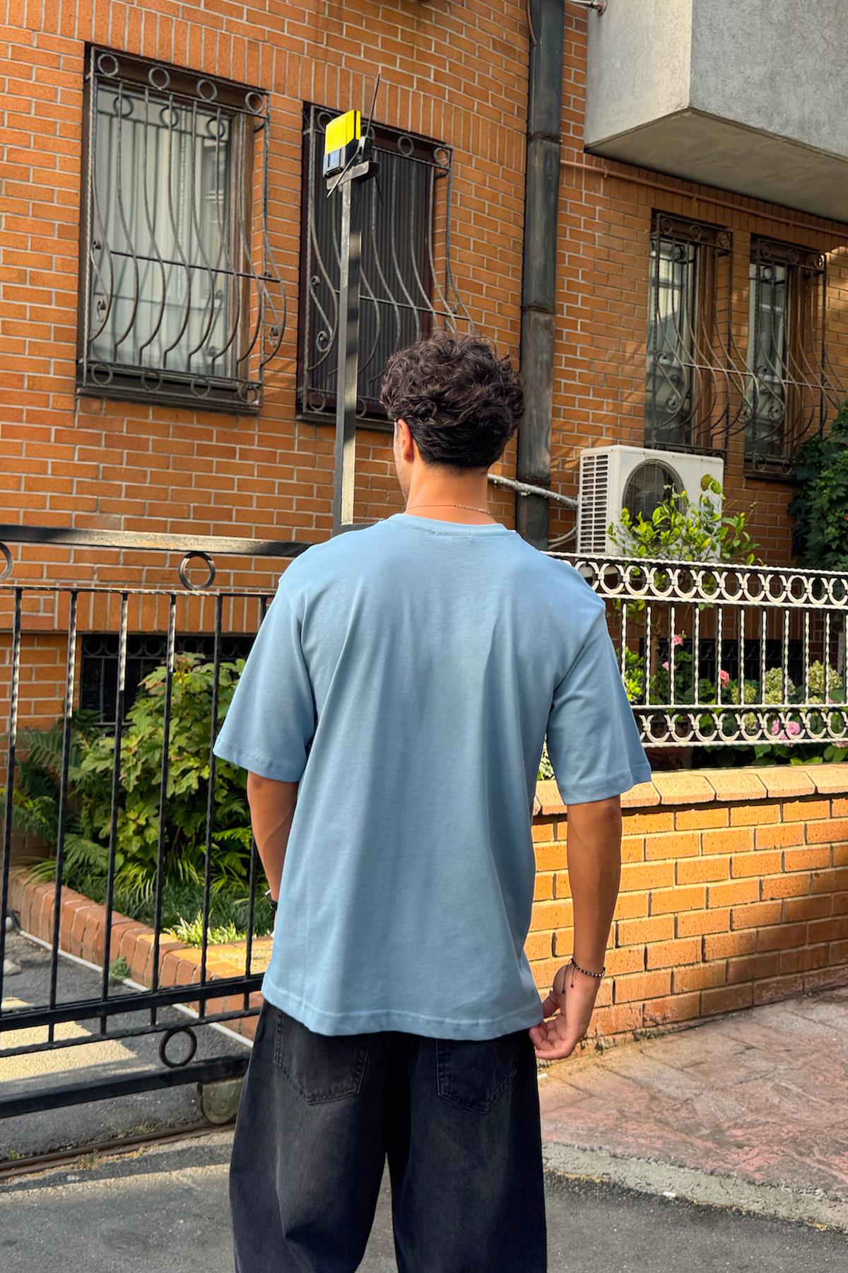 Cep Detaylı Oversize Tişört