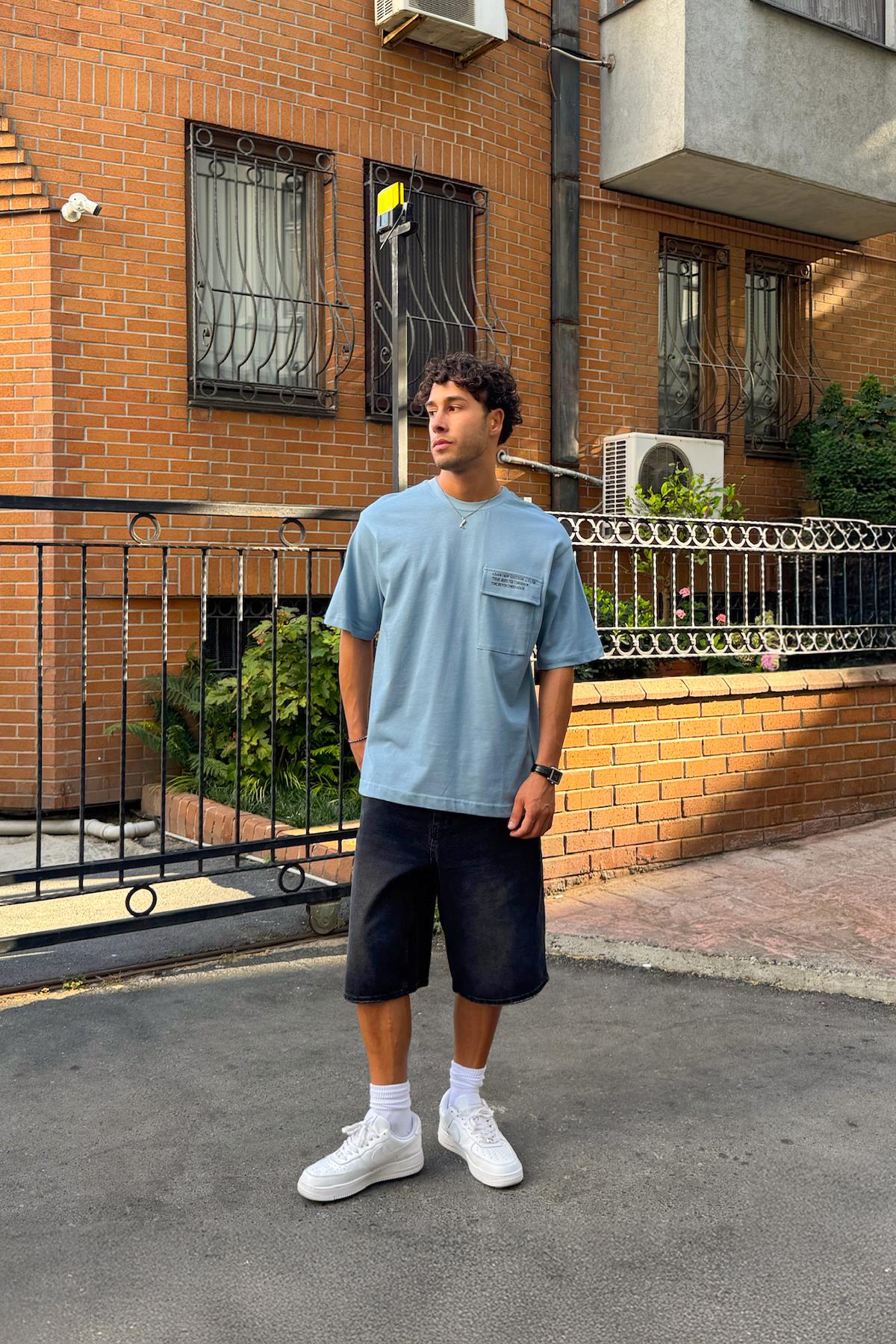 Cep Detaylı Oversize Tişört