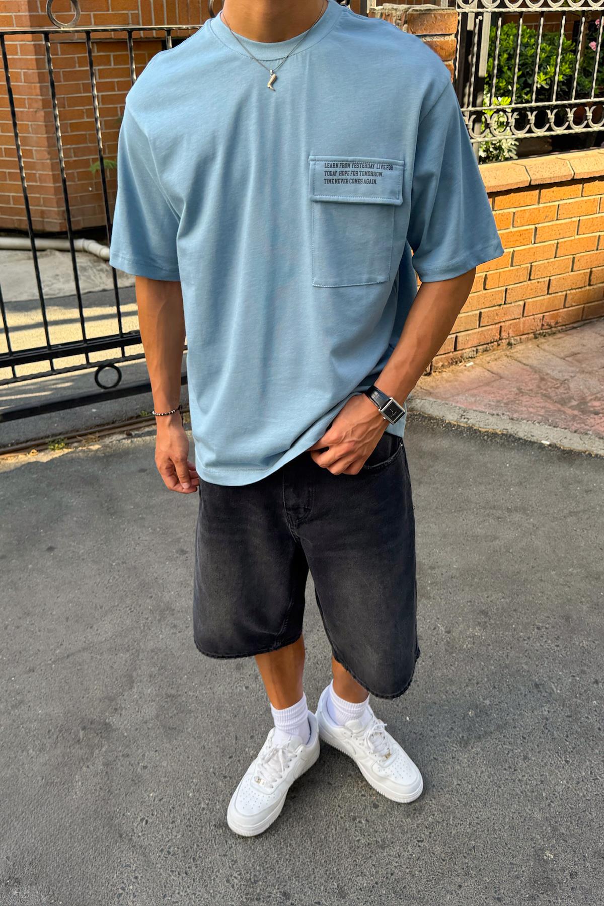 Cep Detaylı Oversize Tişört