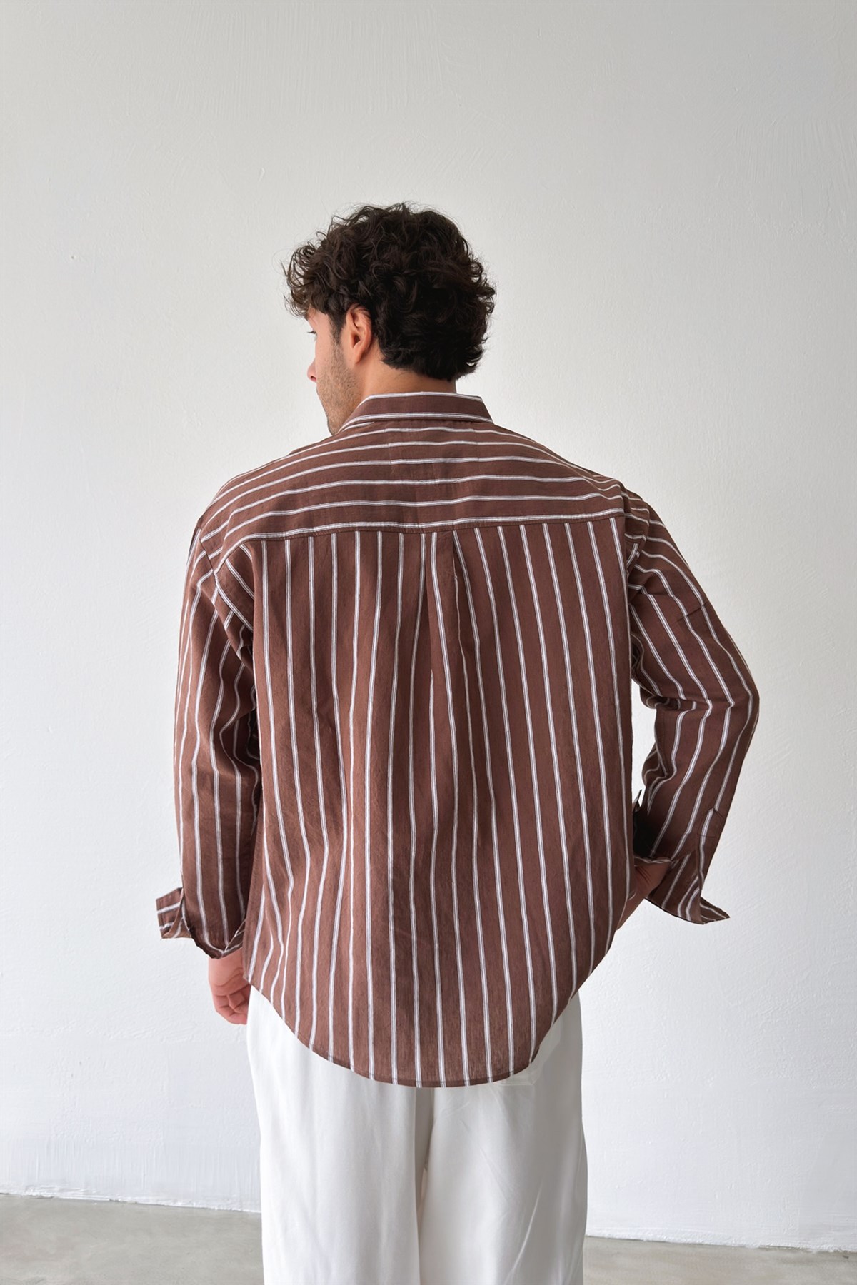 Çift Çizgili Kahverengi Keten Gömlek
