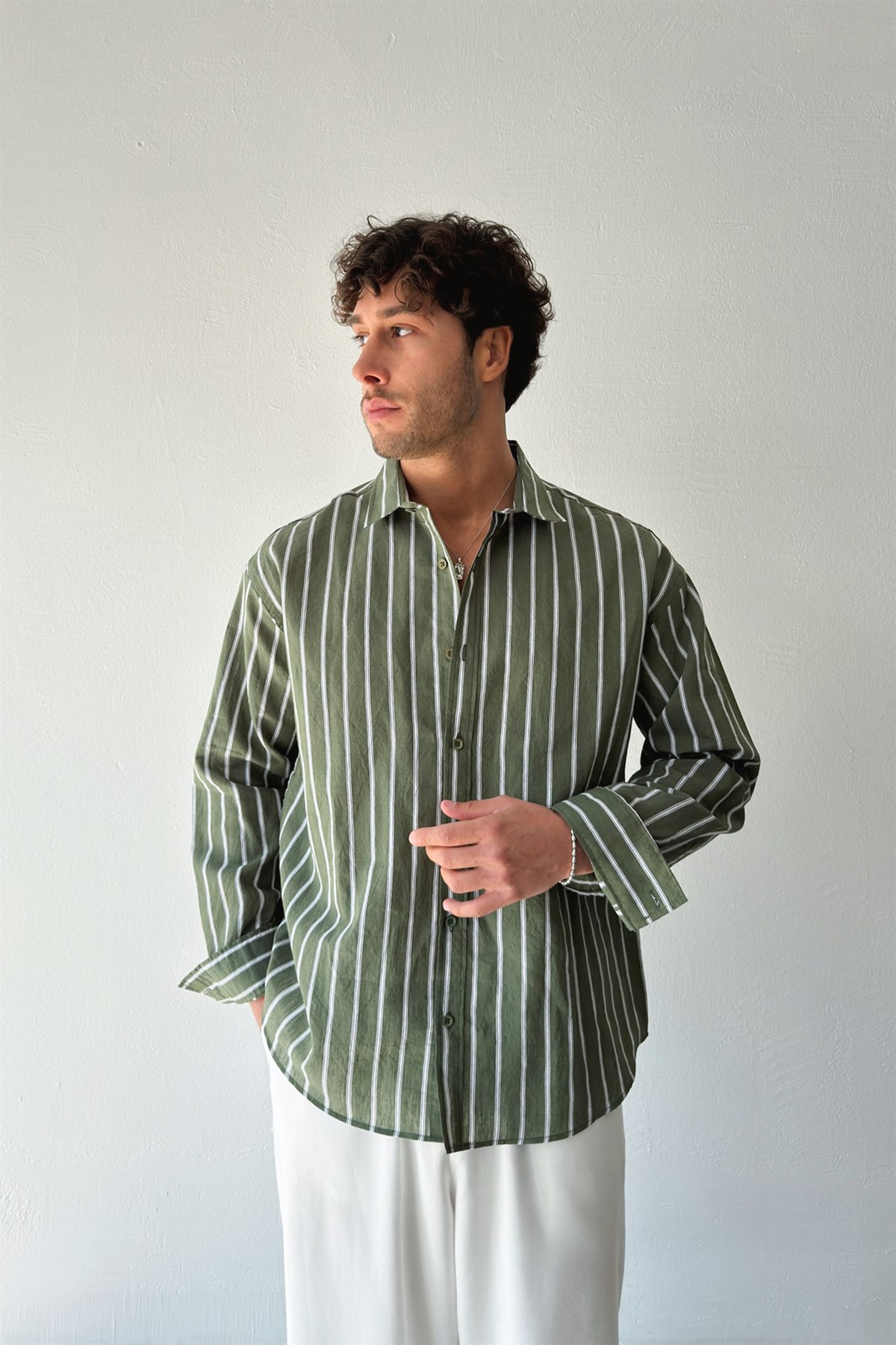 Çift Çizgili Yeşil Keten Gömlek