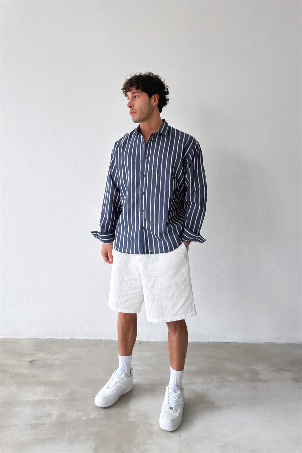 Çift Çizgili Lacivert Keten Gömlek