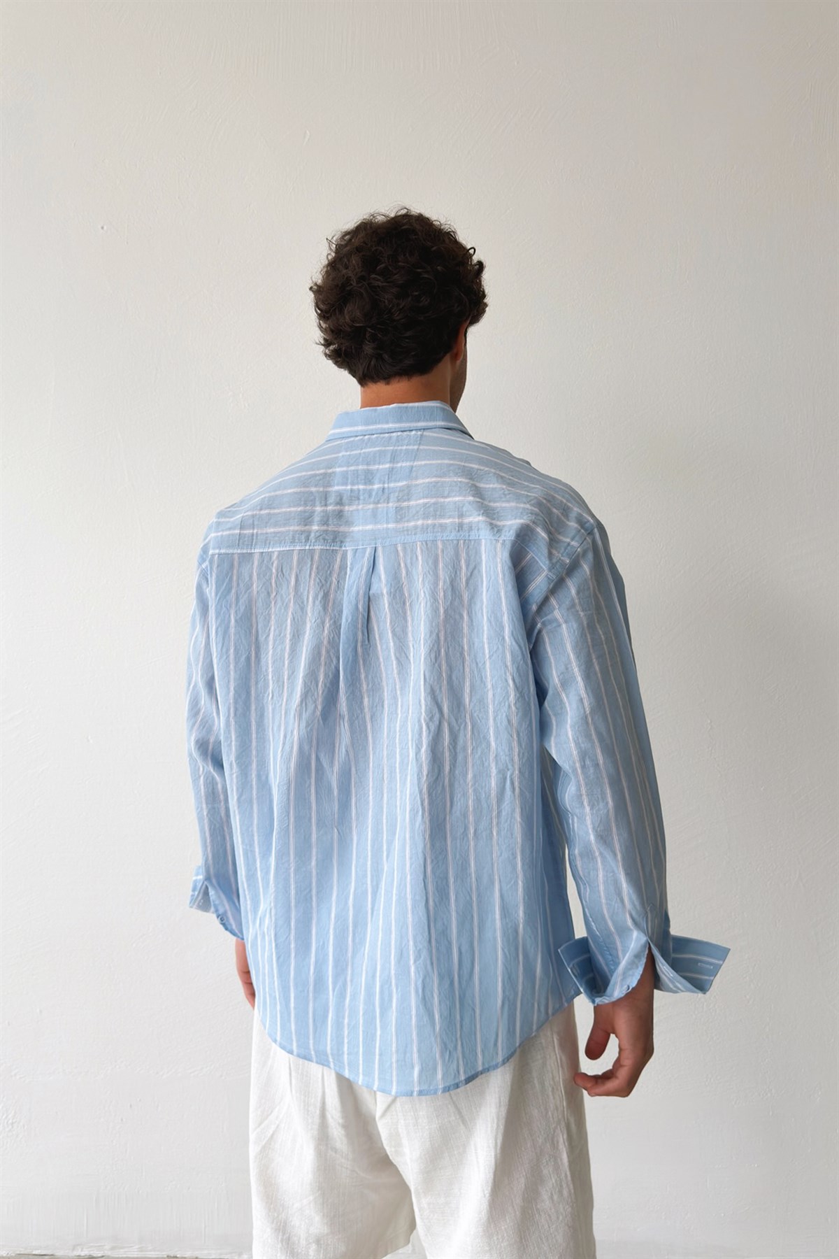 Çift Çizgili Mavi Keten Gömlek
