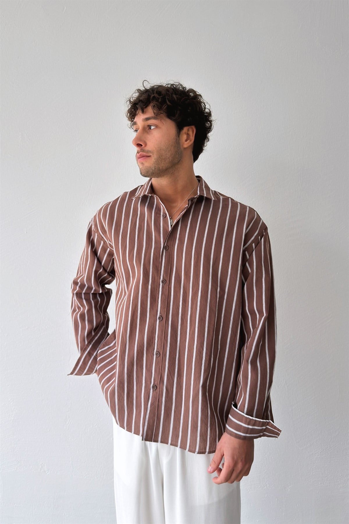 Çift Çizgili Kahverengi Keten Gömlek