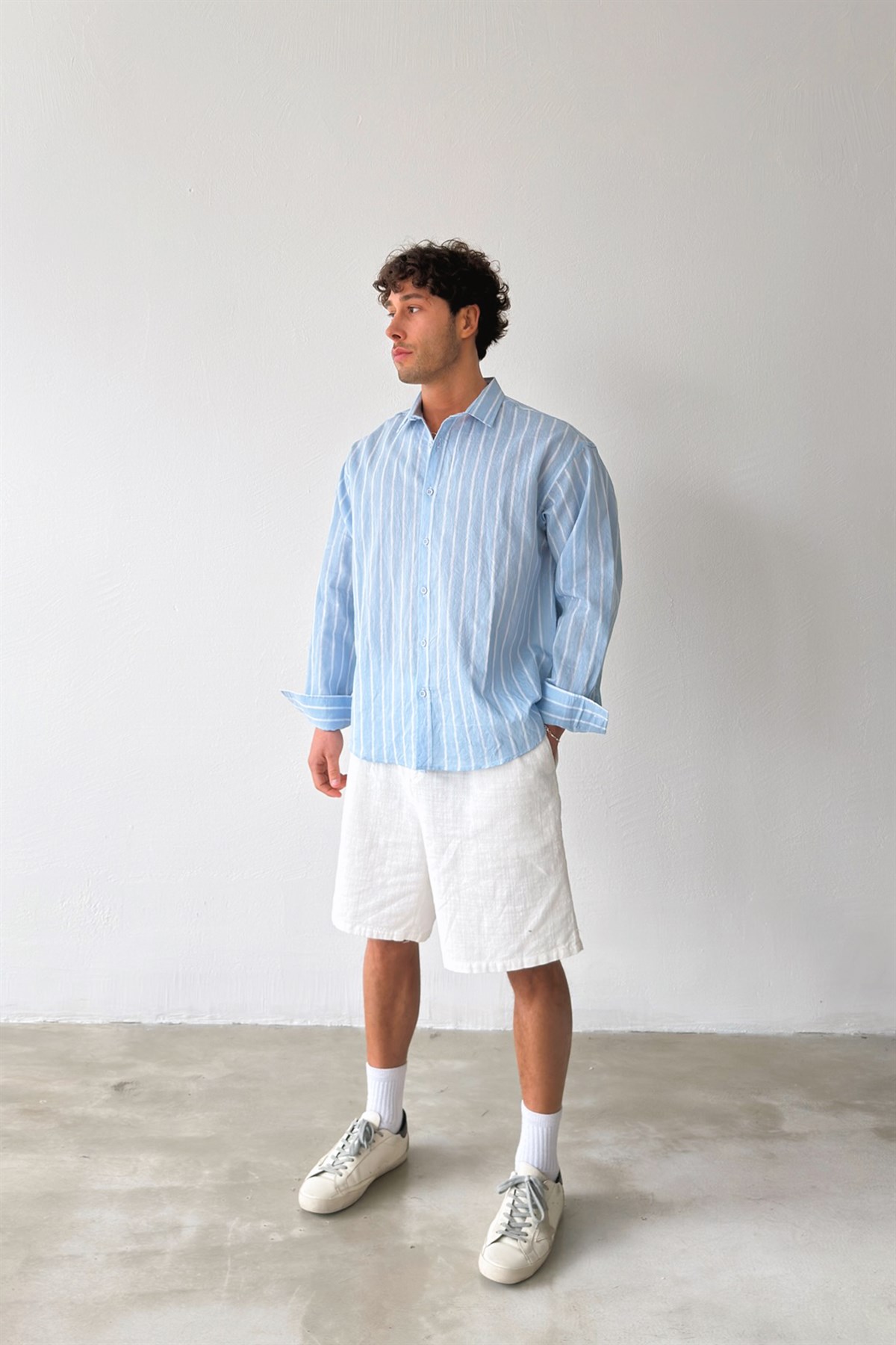 Çift Çizgili Mavi Keten Gömlek