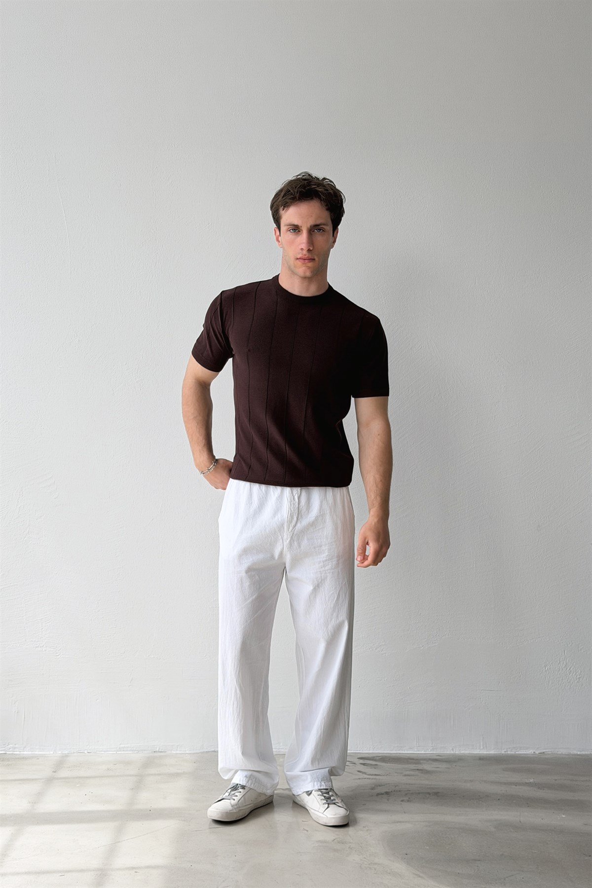 Çizgi Desenli Kahve Triko Tişört