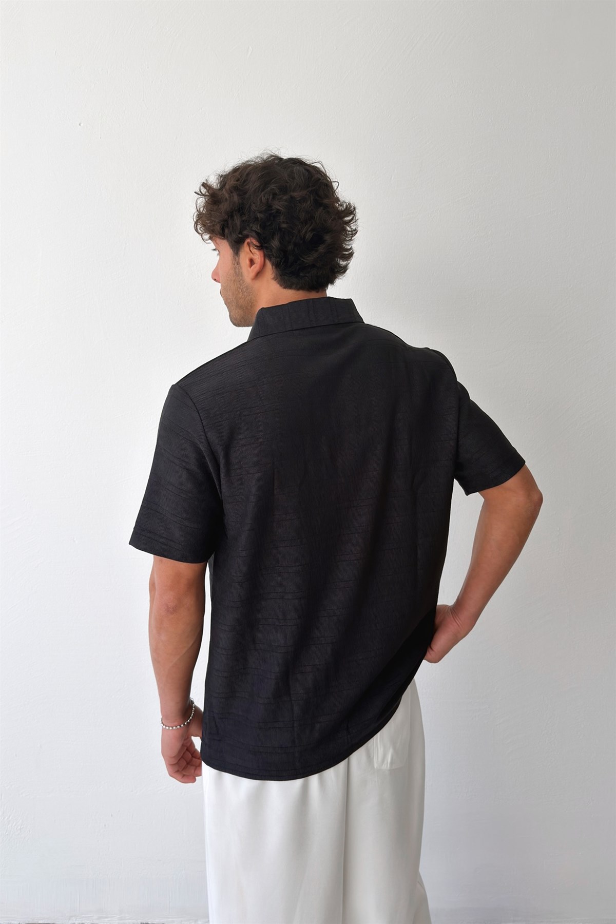 Çizgili Gömlek Yaka Tişört