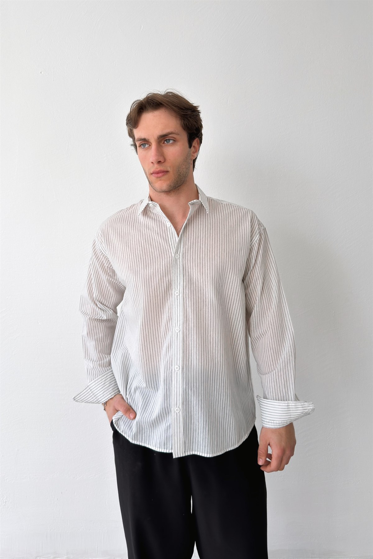 Çizgili Beyaz Keten Gömlek