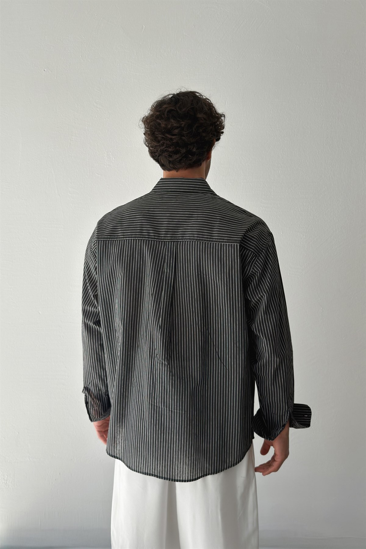 Çizgili Siyah Keten Gömlek