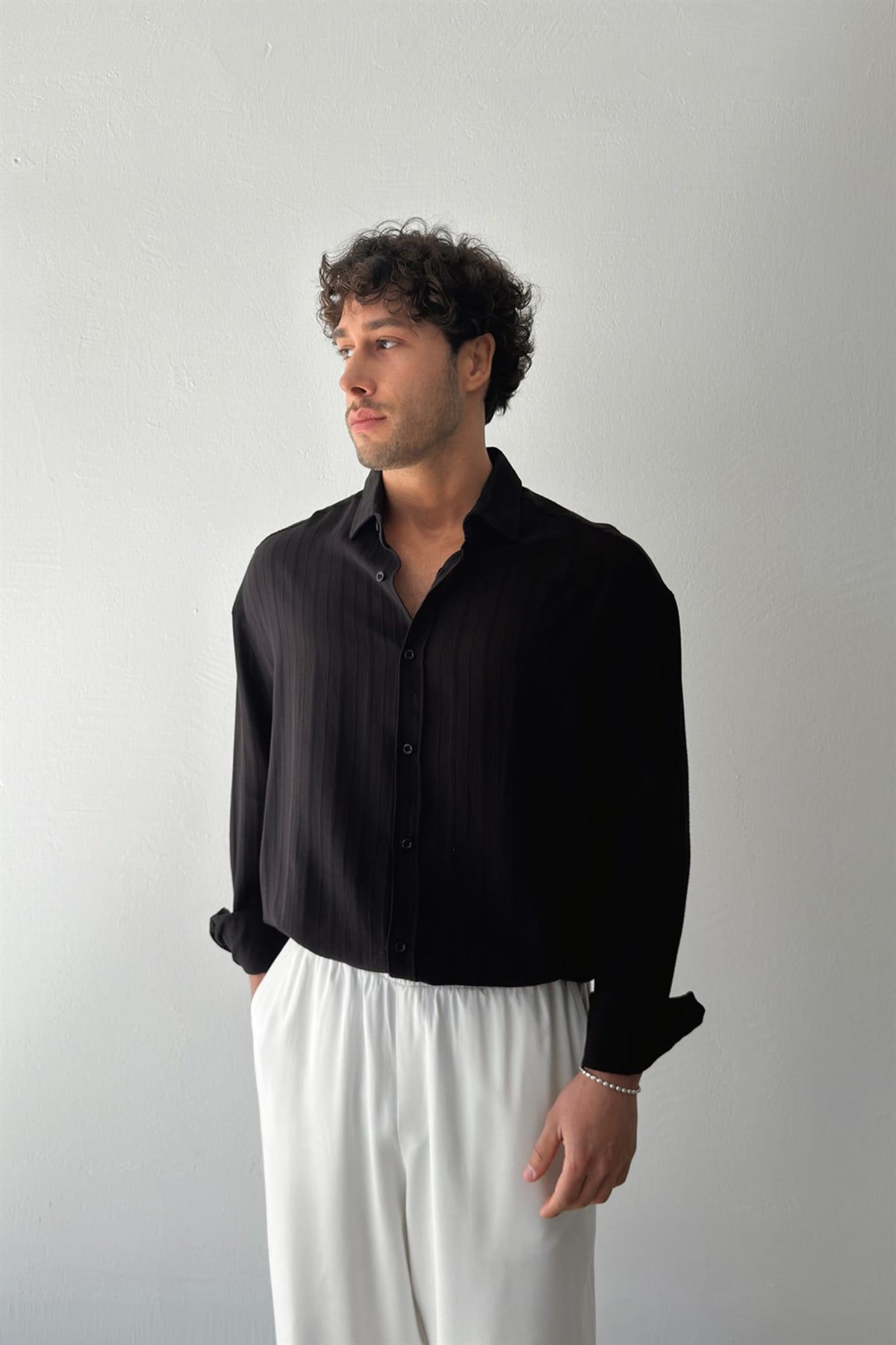 Çizgili Siyah Keten Gömlek