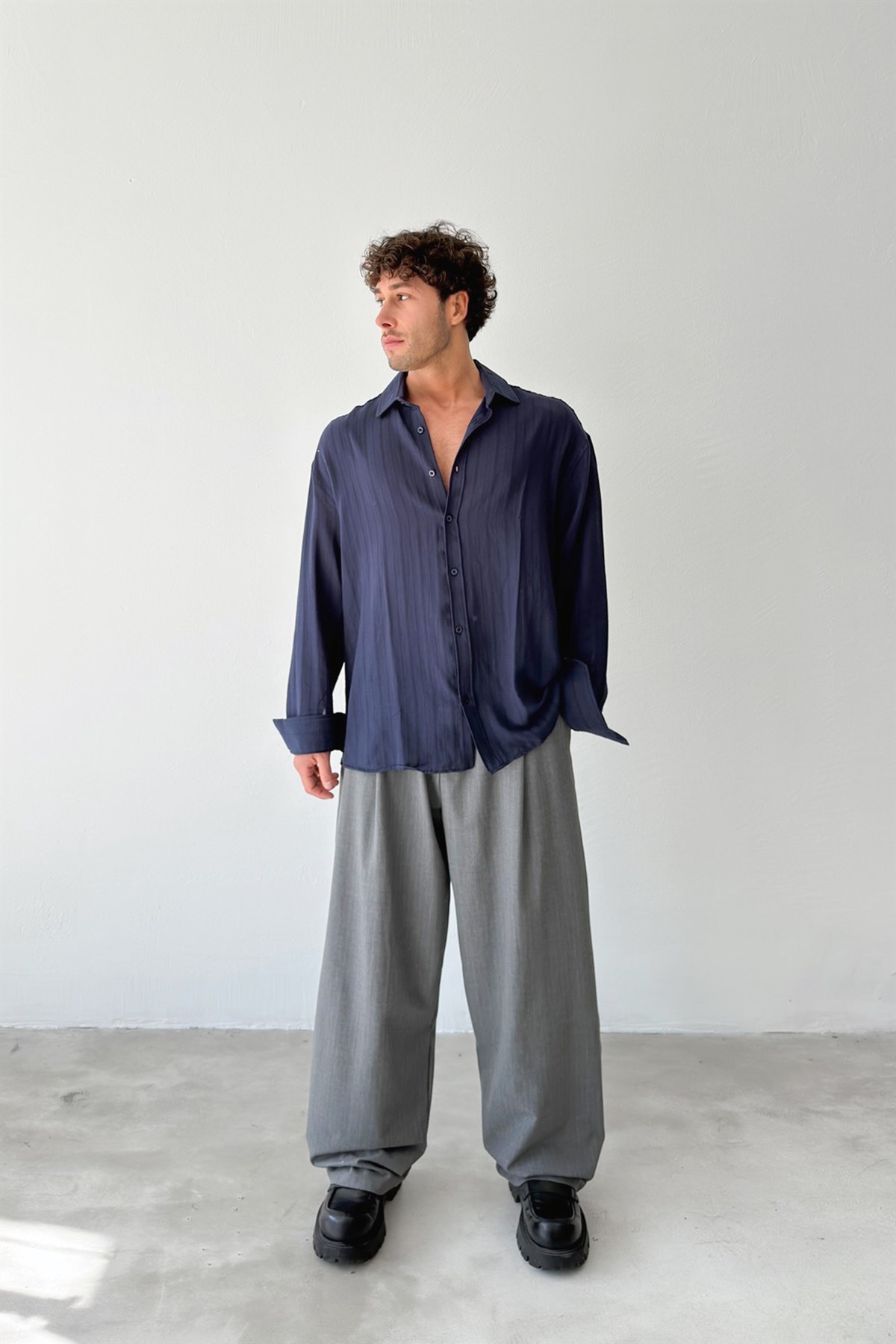 Çizgili Lacivert Keten Gömlek