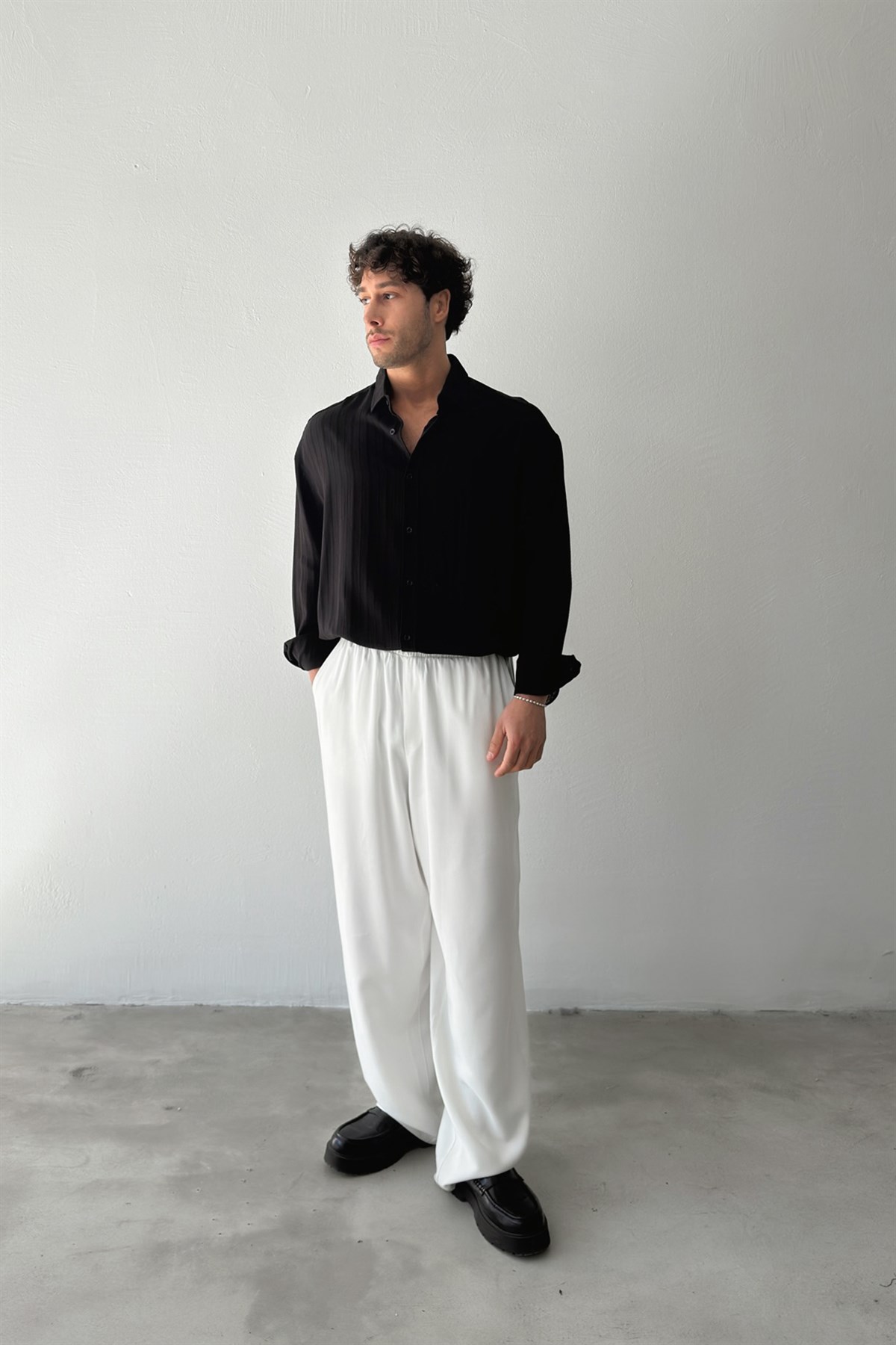 Çizgili Siyah Keten Gömlek