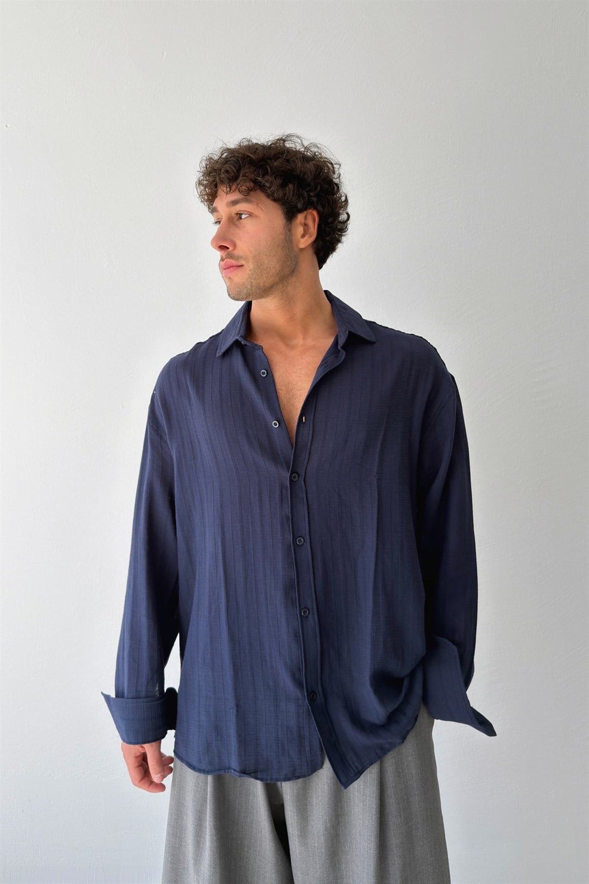 Çizgili Lacivert Keten Gömlek