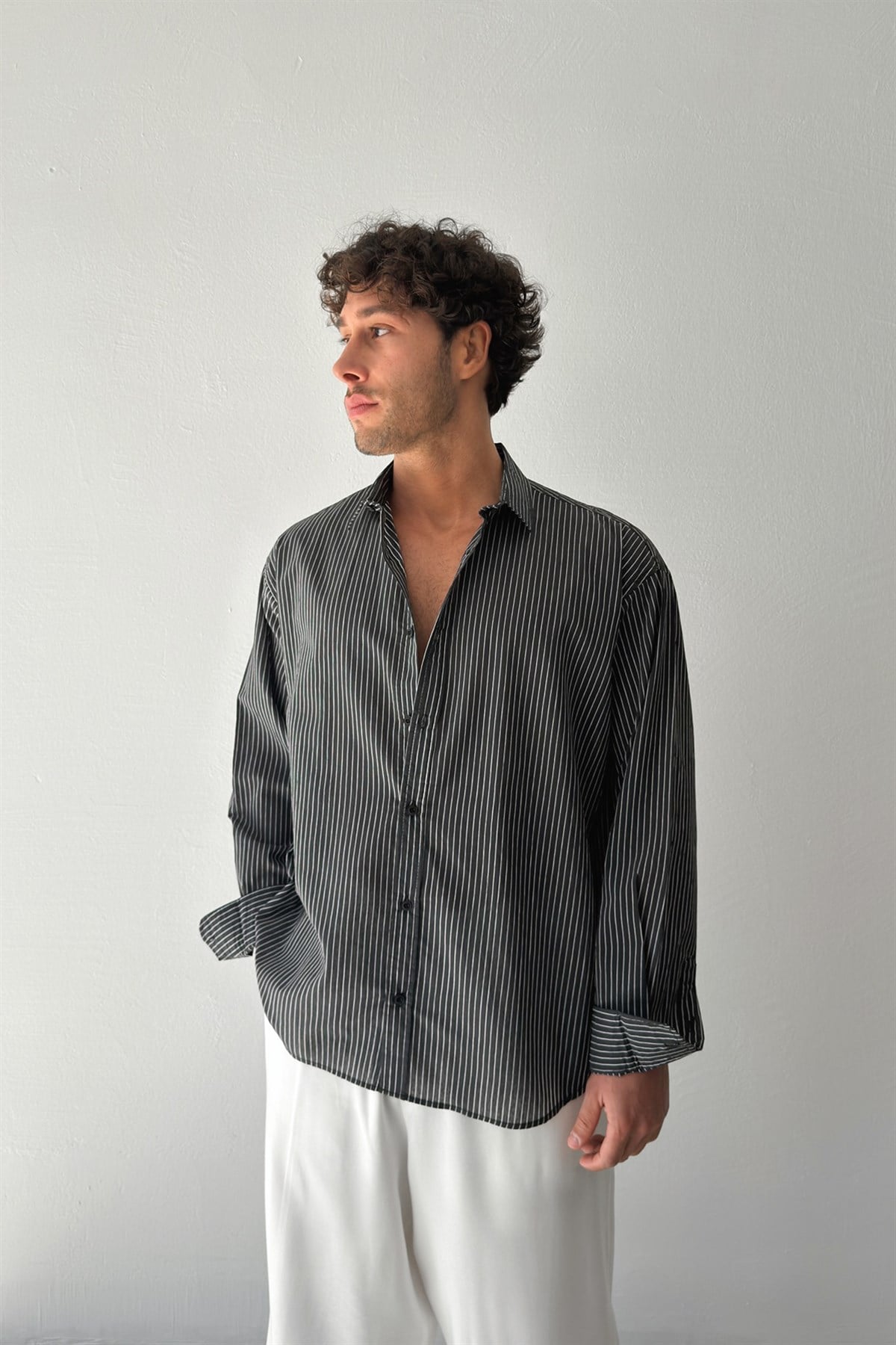 Çizgili Siyah Keten Gömlek