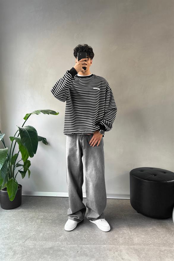 Çizgili Minimal Baskılı Bisiklet Yaka Siyah Sweatshirt